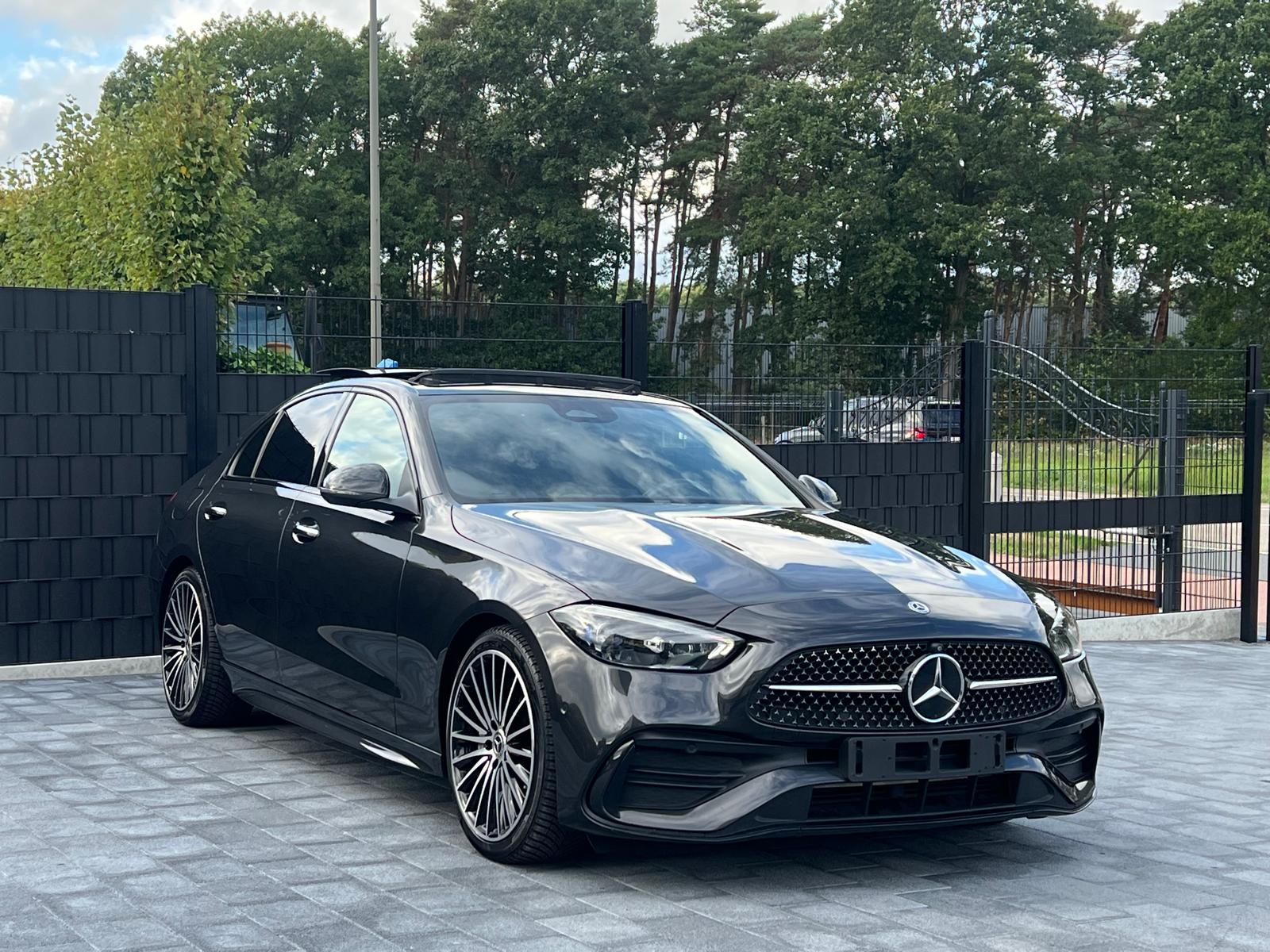 Mercedes-Benz C 180 AMG Line - Petrol - Automatic - 170 hp - 108.666 km