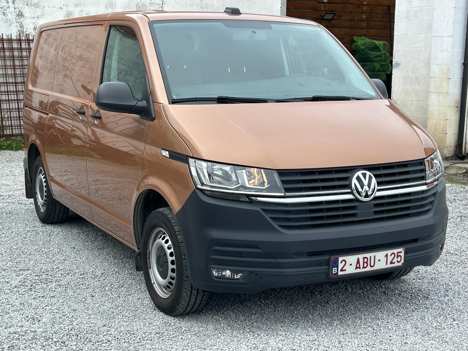 Volkswagen Transporter 2.0 TDI Comfortline - Diesel - Automatic - 150 hp - 198.176 km