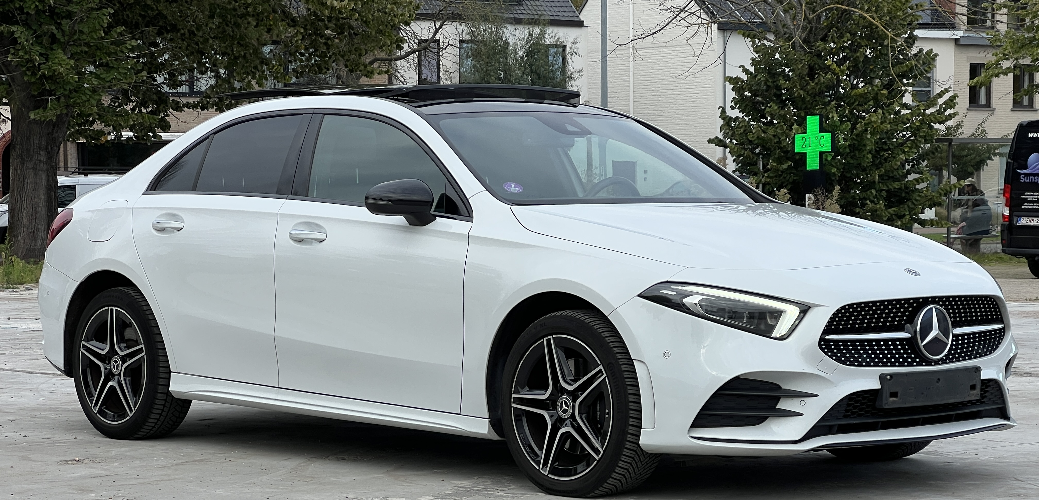 Mercedes-Benz A 250e AMG Line - Hybrid - Automatic - 160 hp - 156.893 km
