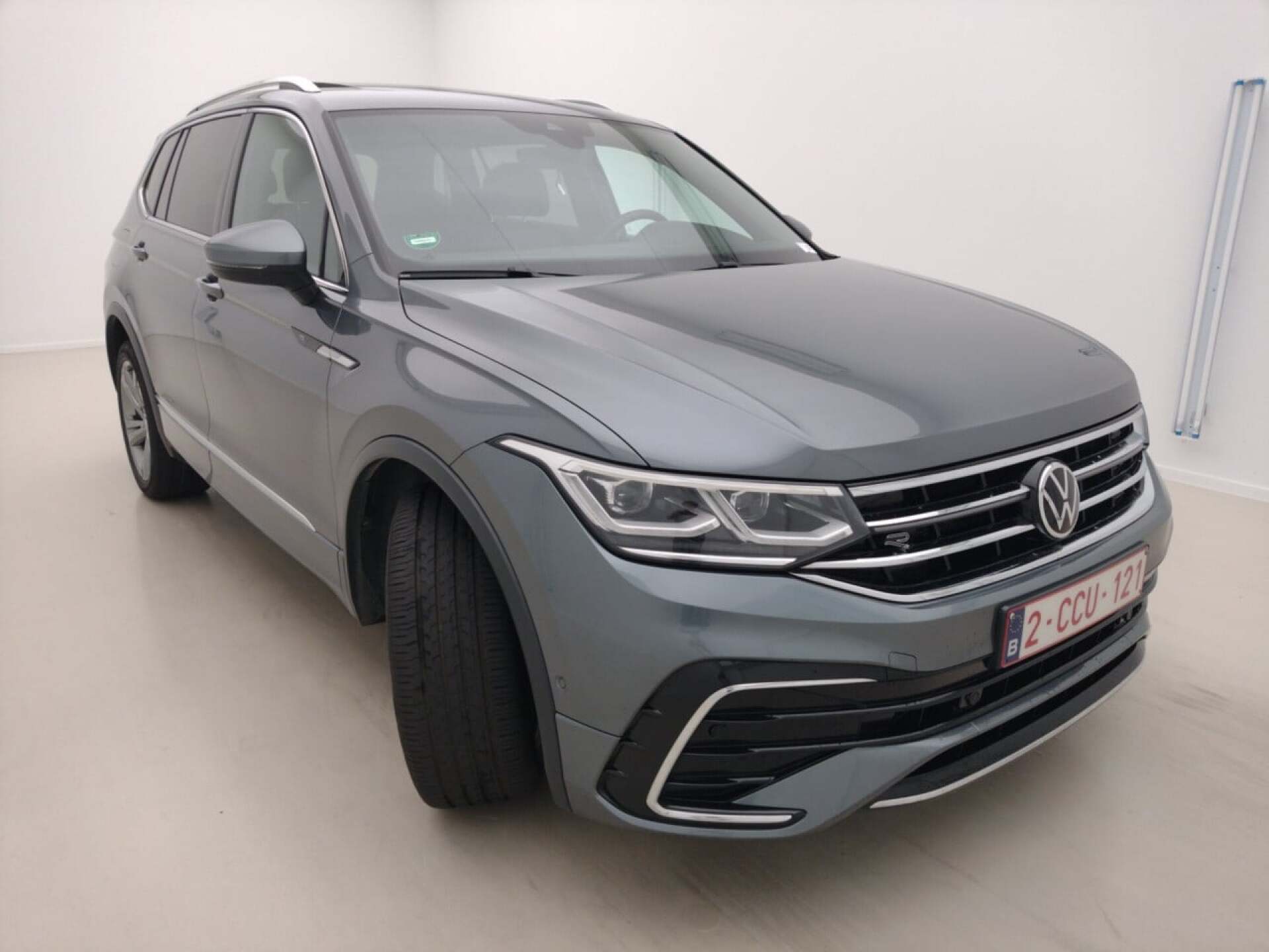 Volkswagen Tiguan Allspace 2.0 TDI R-Line - Diesel - Automatic - 150 hp - 161.522 km