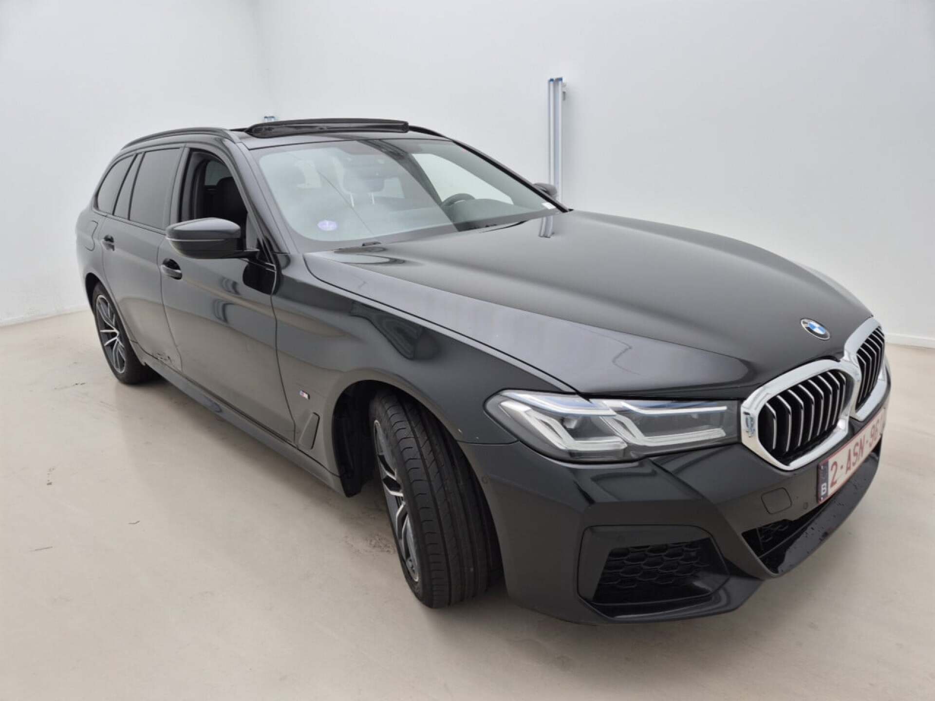 BMW 5 Series Touring 530e M Sport - Hybrid - Automatic - 184 hp - 105.830 km