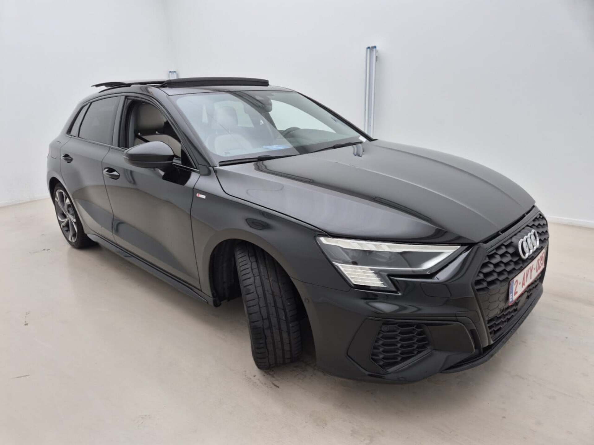 Audi A3 Sportback 35 TFSI S Line - Petrol - Automatic - 150 hp - 102.086 km