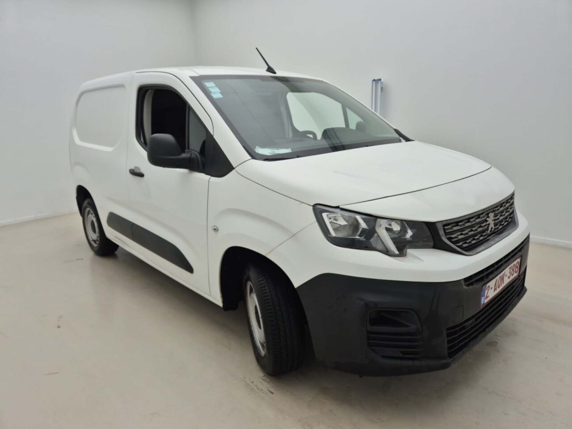 Peugeot Partner 1.5 HDI Pro - Diesel - Manual - 75 hp - 77.045 km