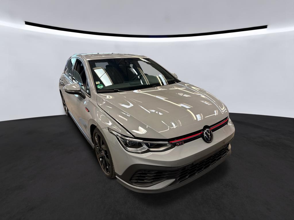 Volkswagen Golf GTI 2.0 TSI Clubsport - Petrol - Automatic - 300 hp - 56.605 km