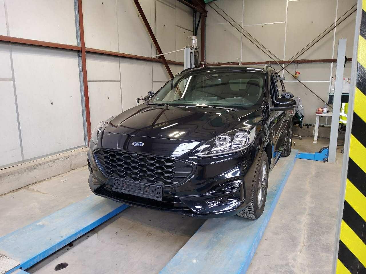 Ford Kuga 2.5 ST Line X - Hybrid - Automatic - 152 hp - 96.008 km