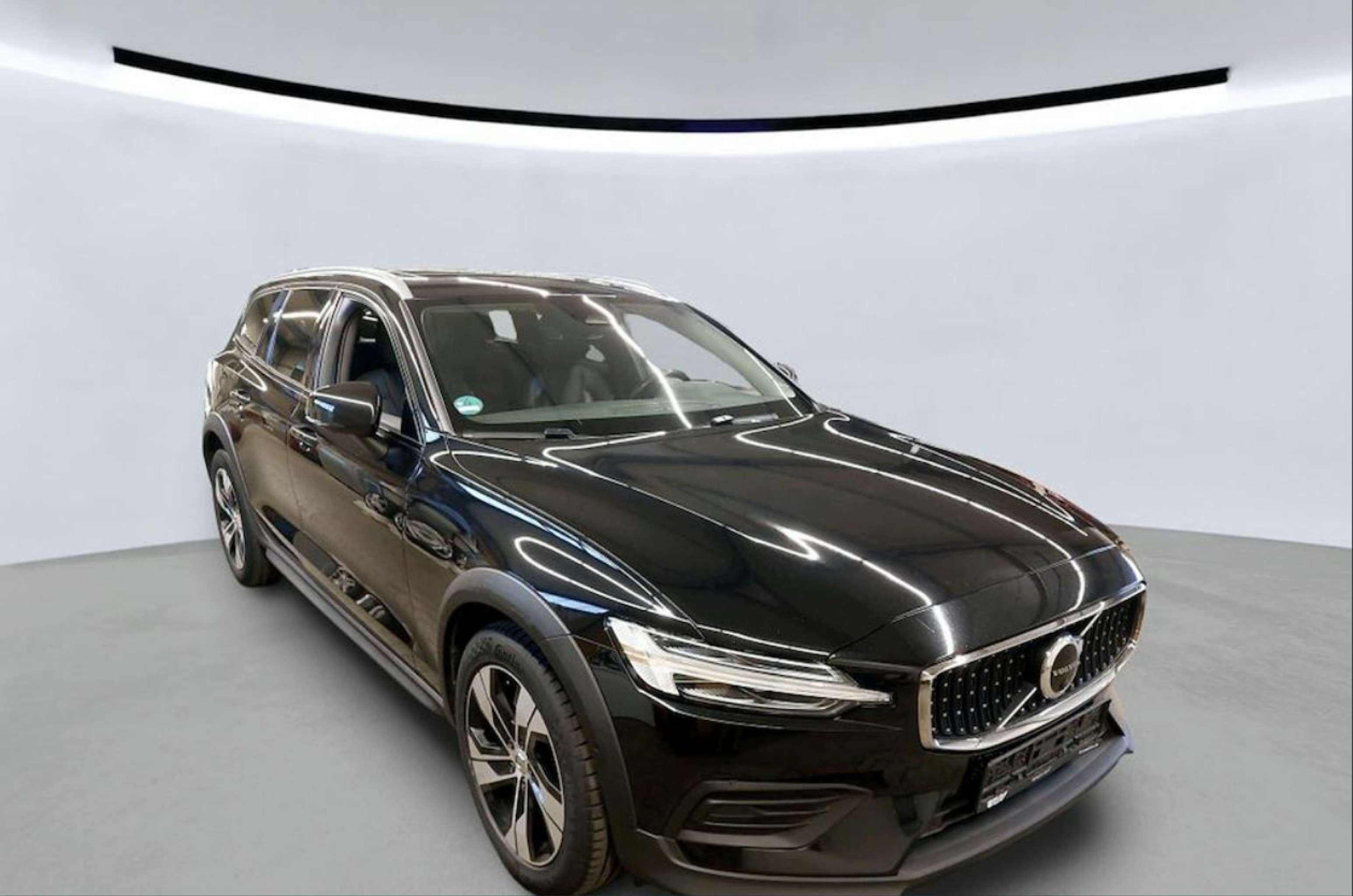 Volvo V60 Cross Country B4 Plus - AWD - Diesel - Automatic - 197 hp - 181.851 km