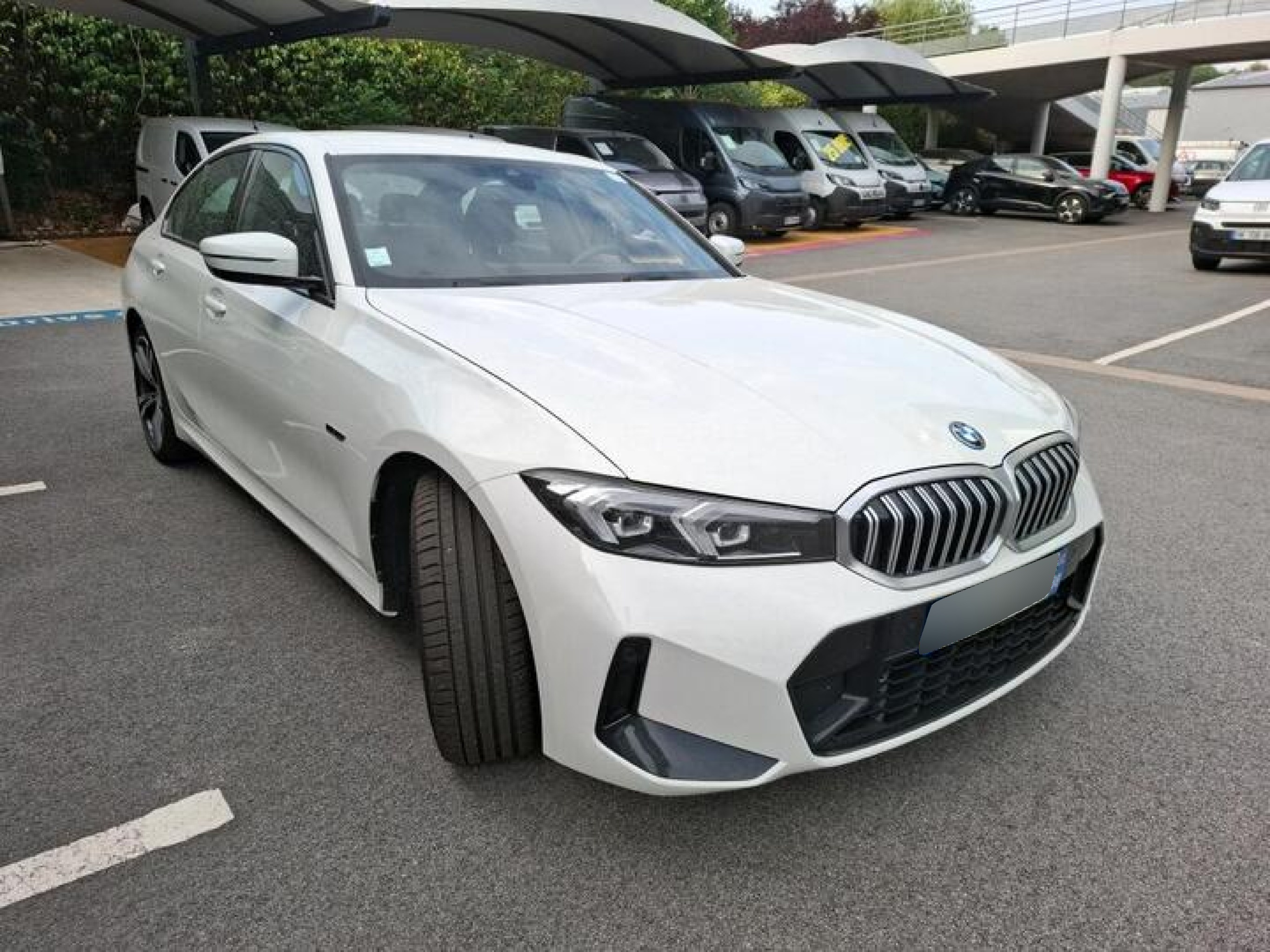 BMW 3 Series 330e M Sport - xDrive - Hybrid - Automatic - 184 hp - 61.230 km