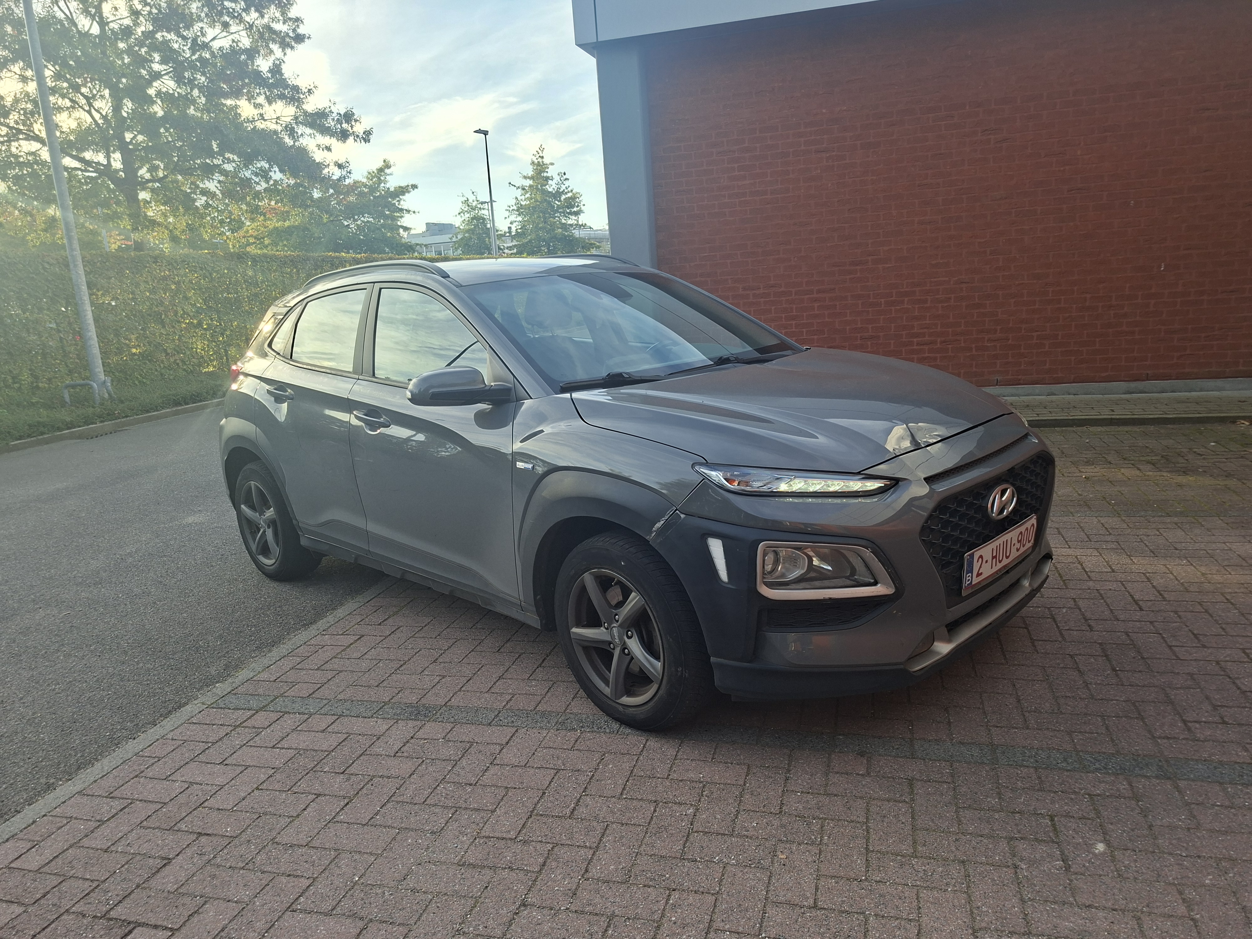 Hyundai Kona 1.6 Business - Hybrid - Automatic - 104 hp - 157.542 km