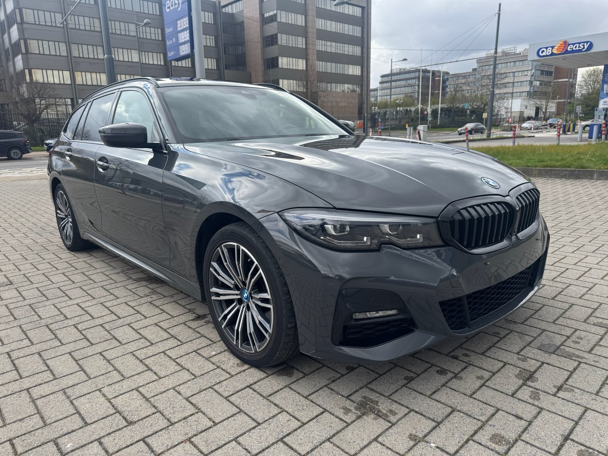 BMW 3 Series Touring 320e M-Pack - Hybrid - Automatic - 163 hp - 172.257 km