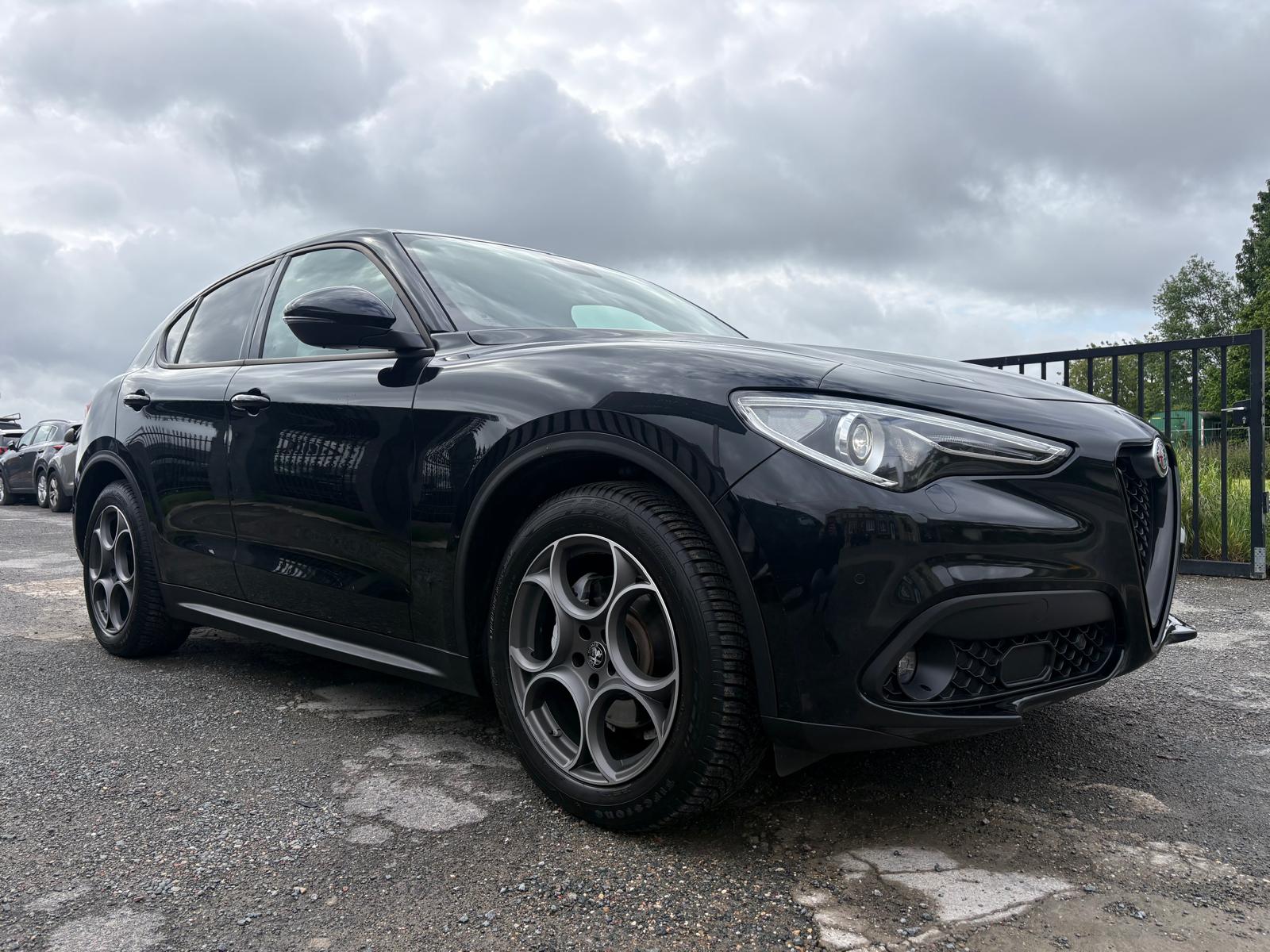 Alfa Romeo Stelvio 2.2 Sprint - Diesel - Automatic - 160 hp - 176.943 km
