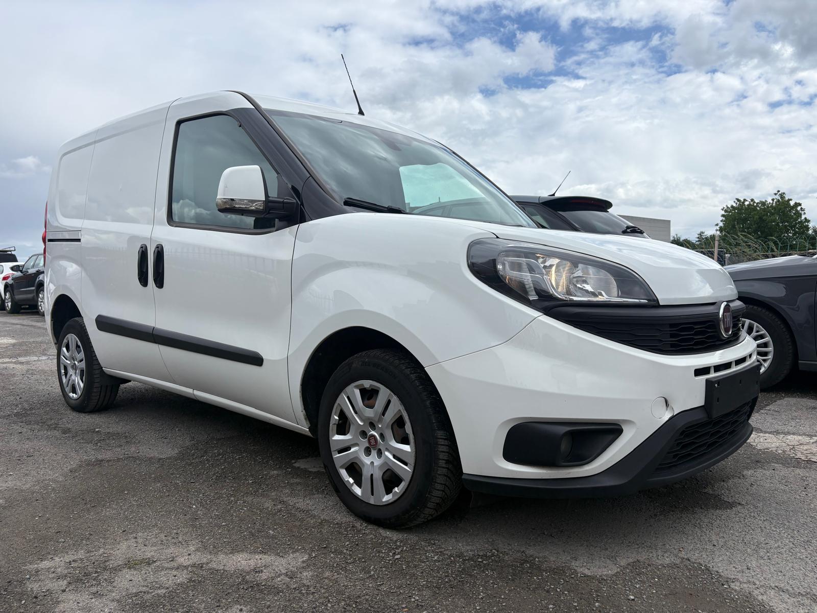 Fiat Doblo Cargo 1.6 MultiJet SX - Diesel - Manual - 90 hp - 196.409 km