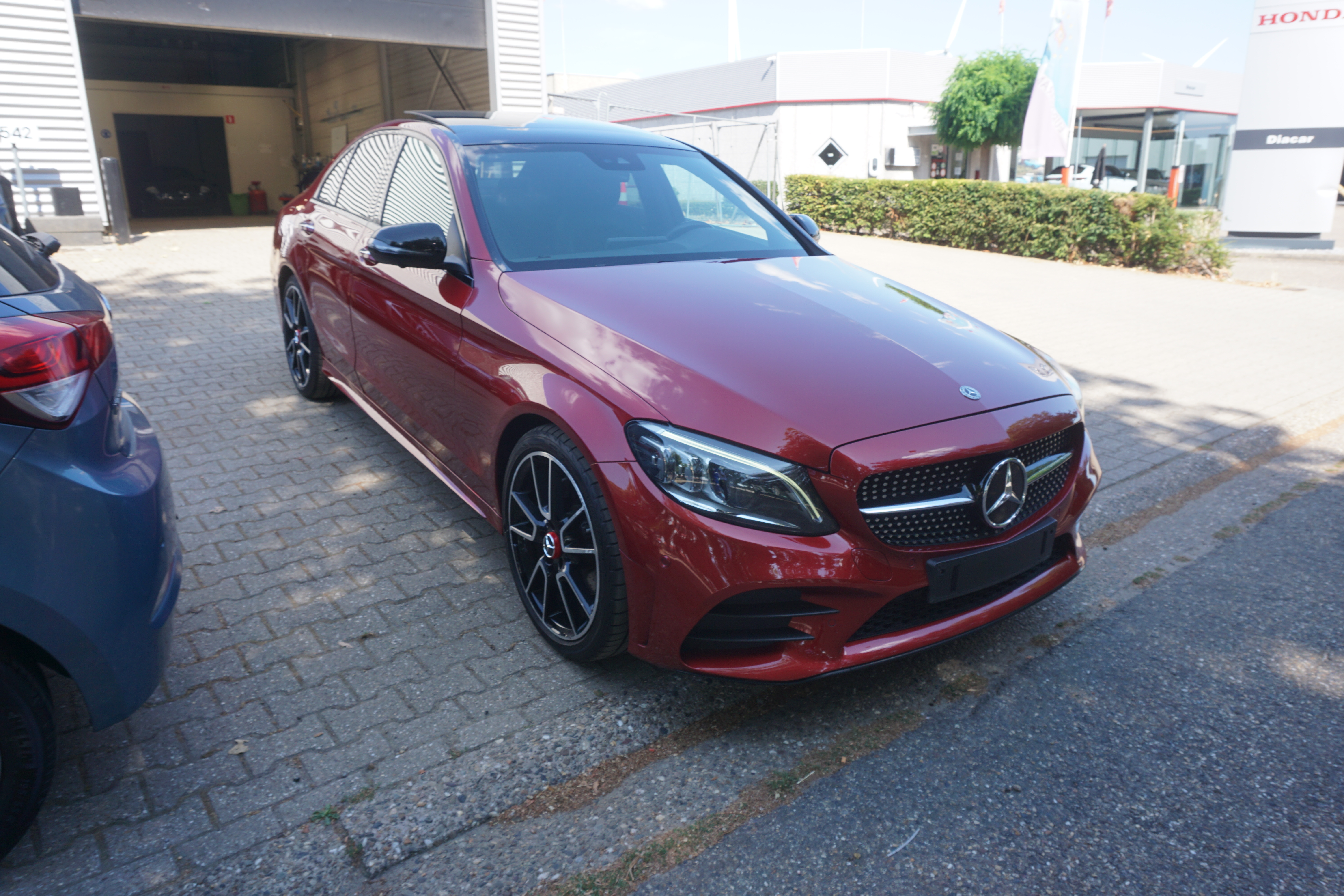 Mercedes-Benz C 200 AMG Line - Petrol - Automatic - 184 hp - 76.359 km