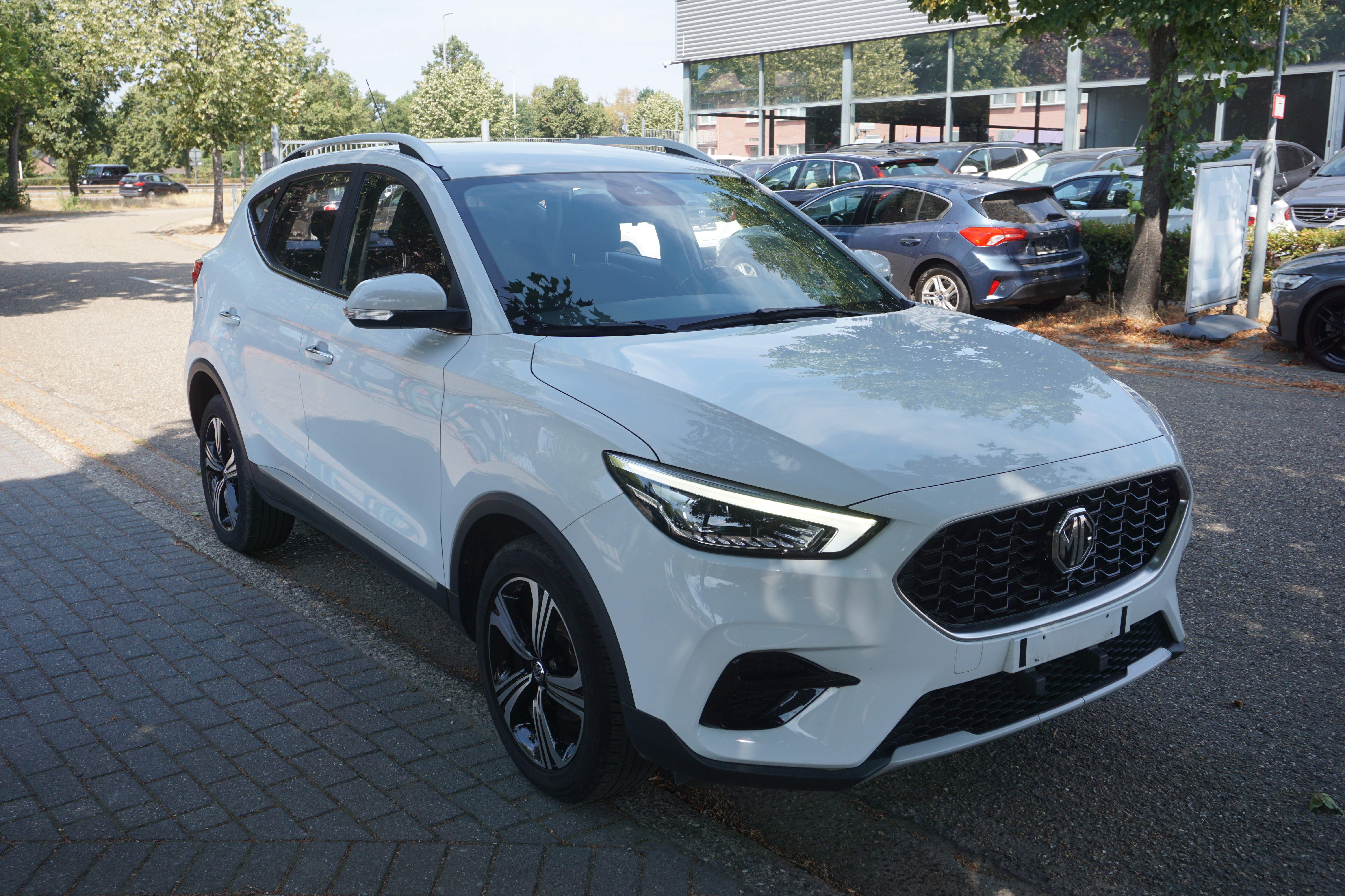 MG ZS 1.5 Standard - Petrol - Manual - 106 hp - 74.704 km