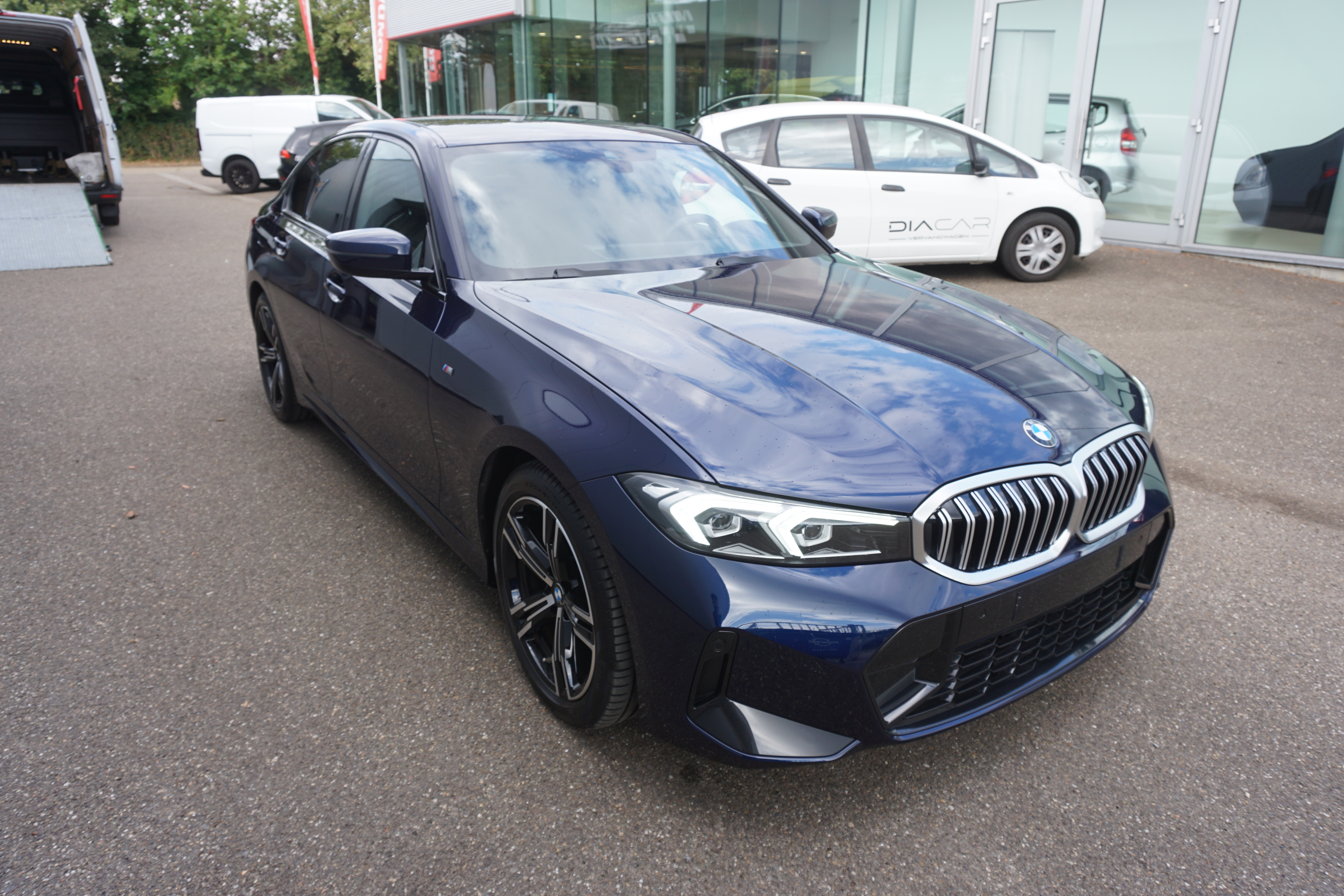 BMW 3 Series 318i - Petrol - Automatic - 156 hp - 22.193 km
