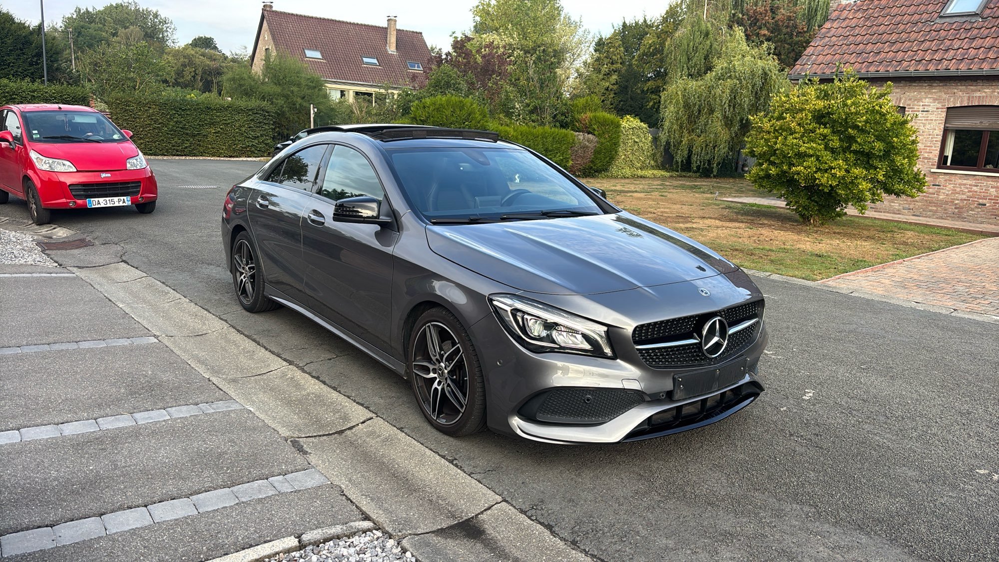 Mercedes-Benz CLA 180 AMG Line - Petrol - Automatic - 122 hp - 90.158 km
