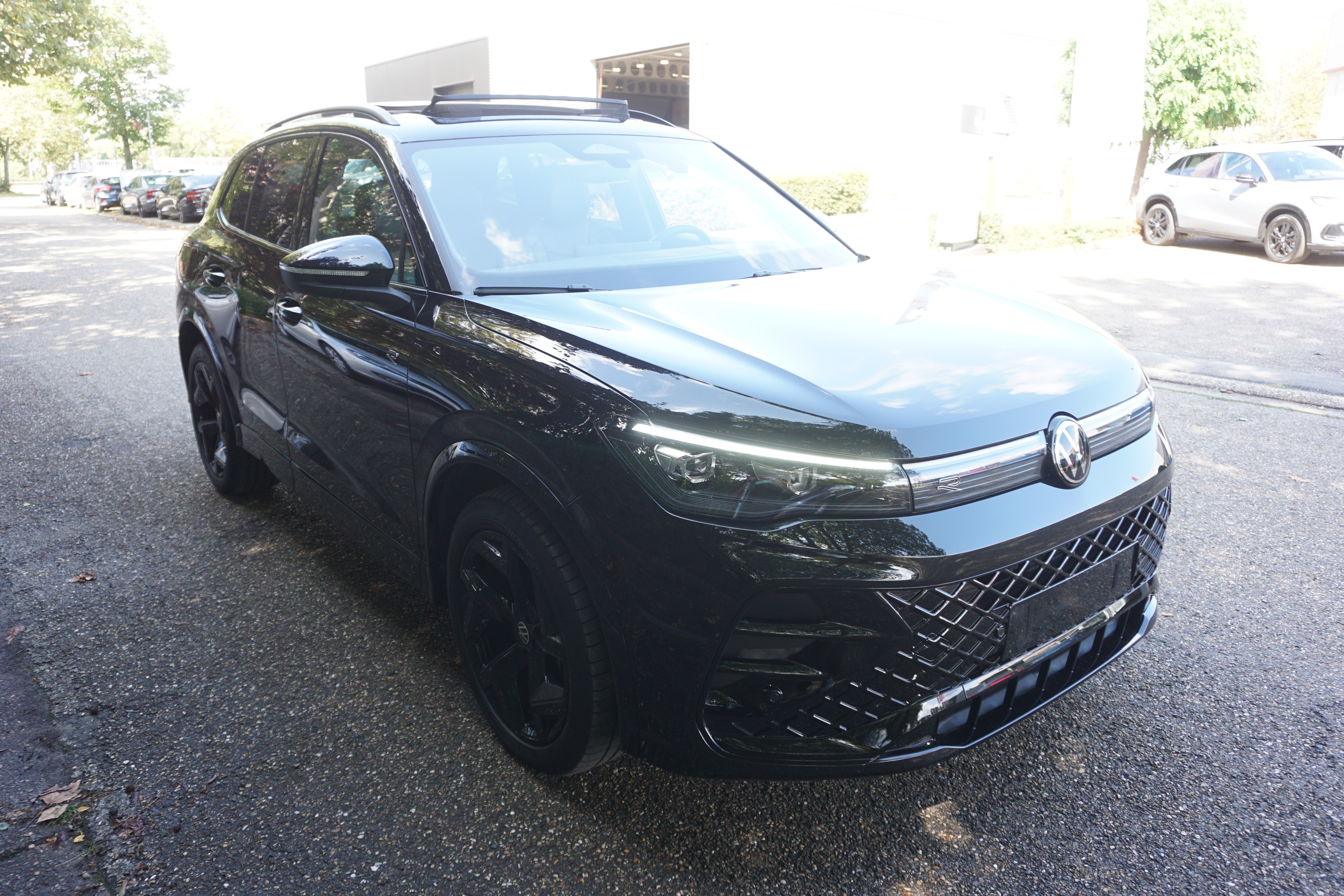 Volkswagen Tiguan 1.5 eTSI R-Line - Petrol - Automatic - 150 hp - 22.368 km