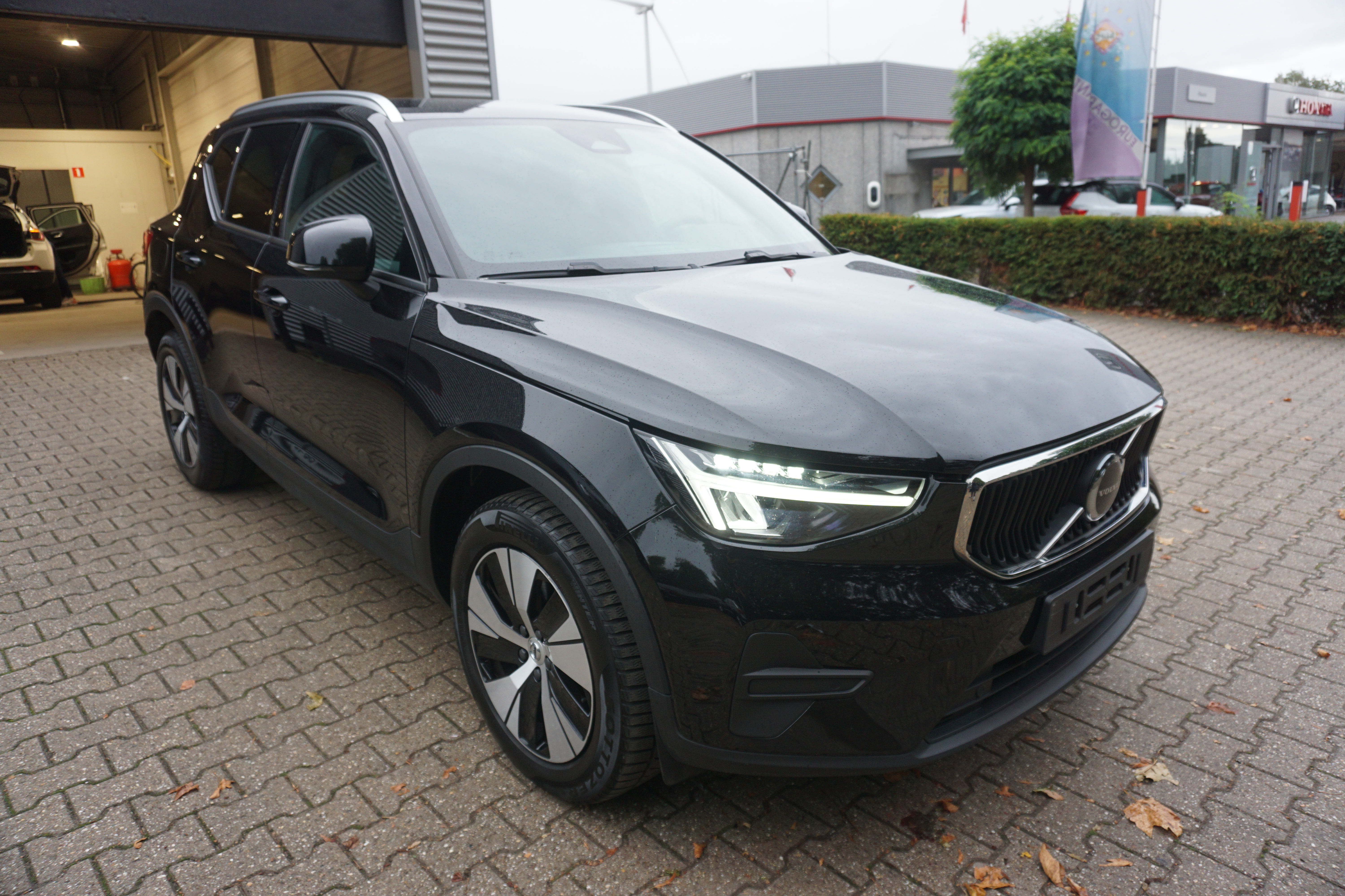 Volvo XC40 B3 Core - Petrol - Automatic - 163 hp - 59.018 km