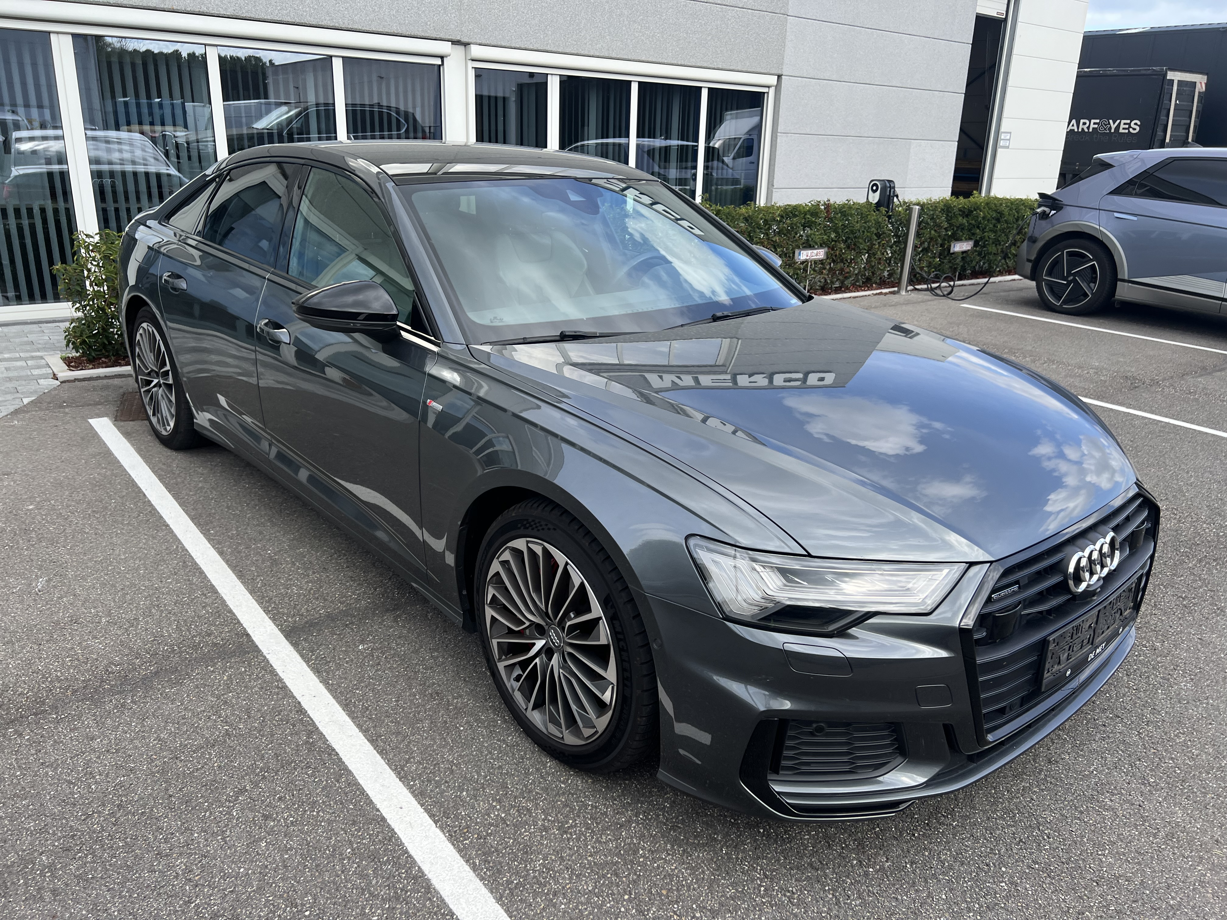 Audi A6 55 TFSIe S Line - Quattro - Hybrid - Automatic - 252 hp - 83.622 km