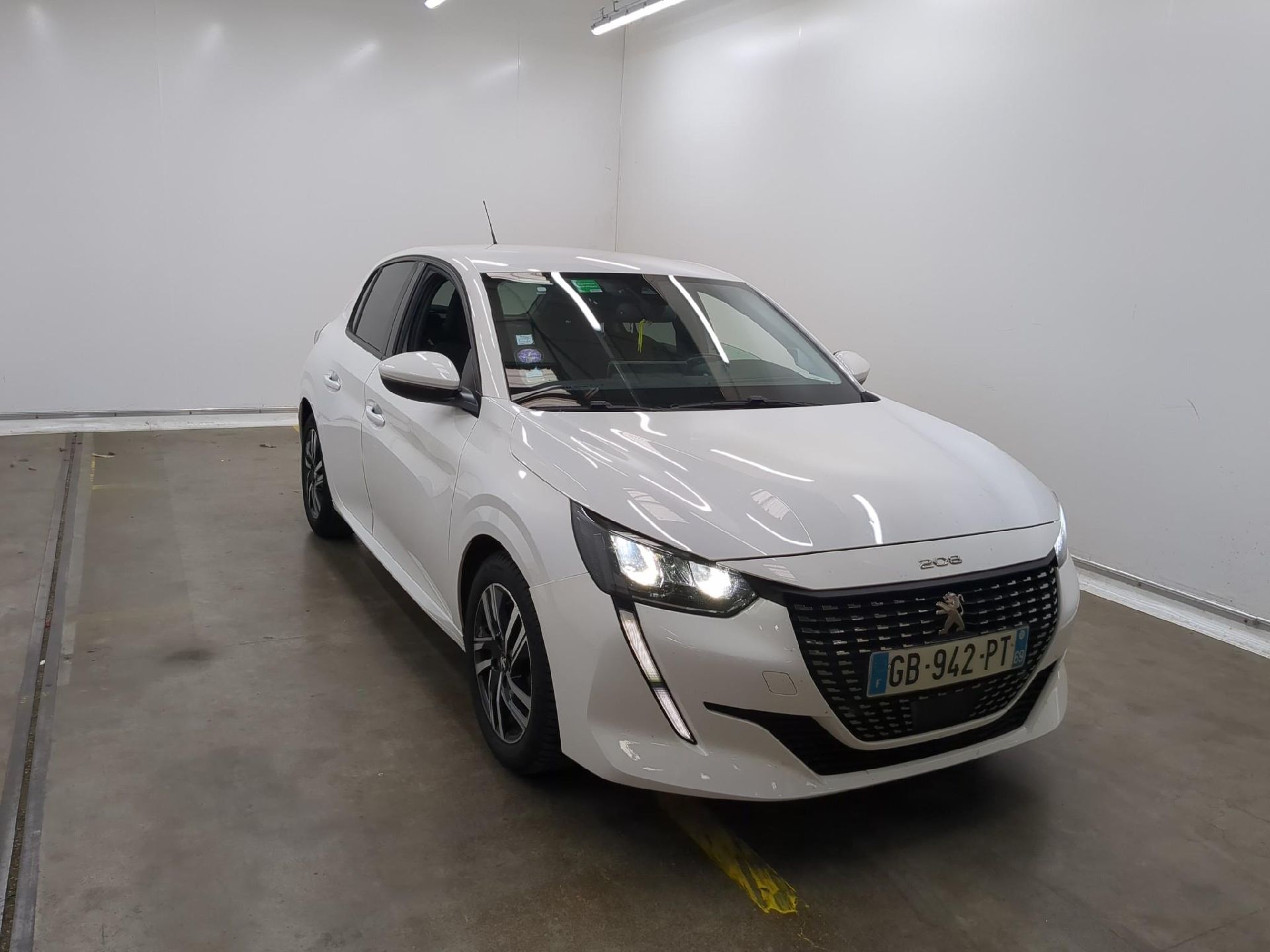 Peugeot 208 Allure Business - Petrol - Manual - 100 hp - 101.271 km