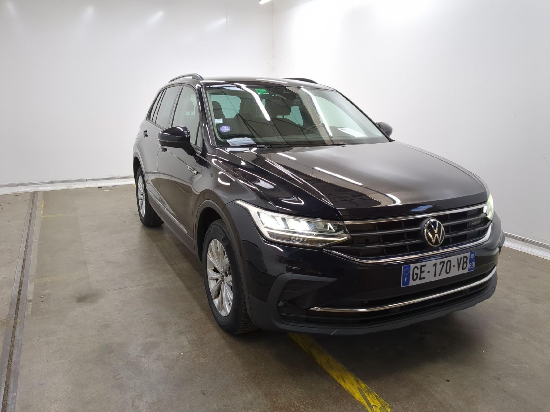 Volkswagen Tiguan 1.4 Life Business - Hybrid - Automatic - 150 hp - 124.906 km