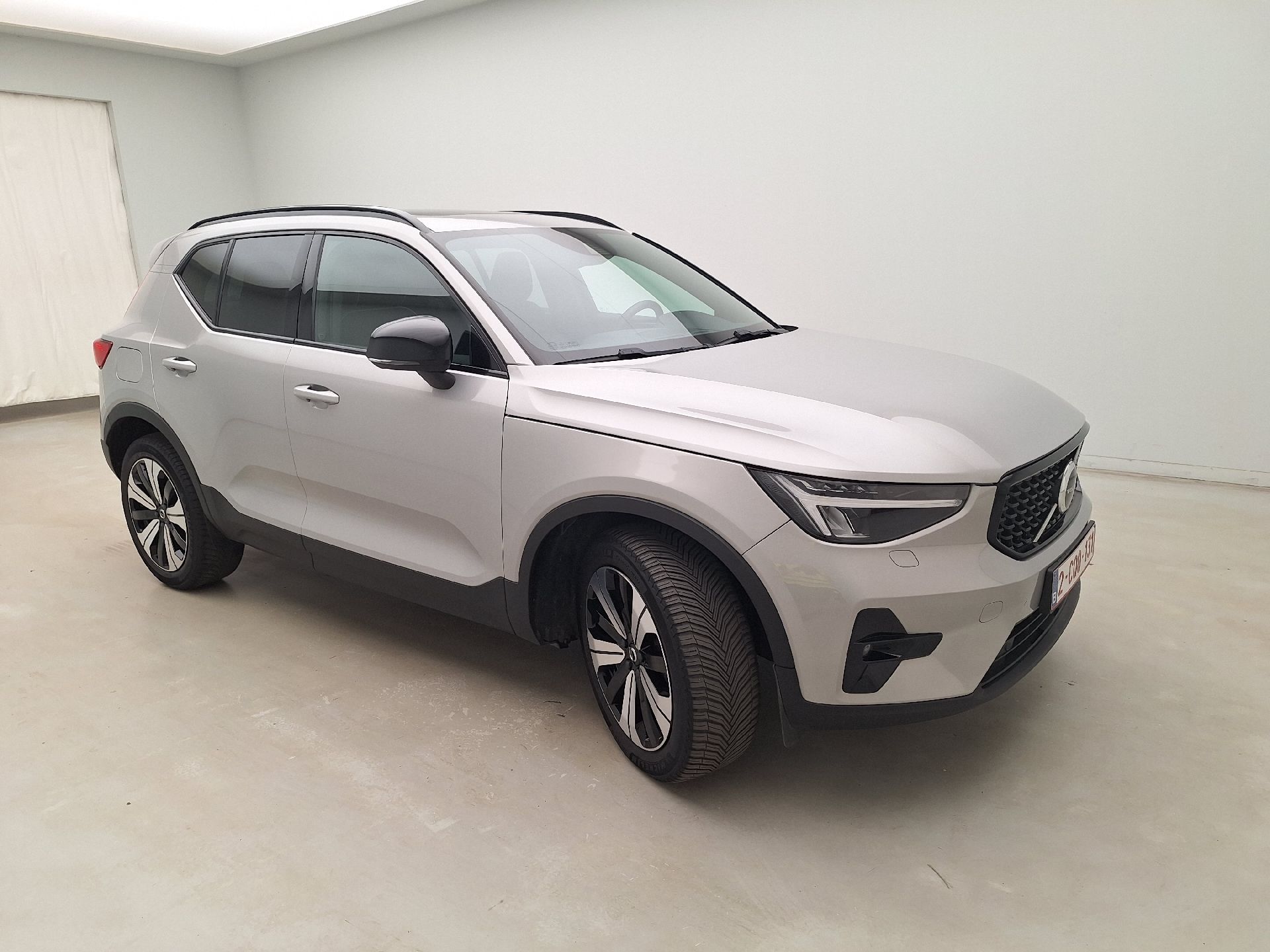 Volvo XC40 1.5 T4 Ultimate Dark - Hybrid - Automatic - 129 hp - 60.448 km