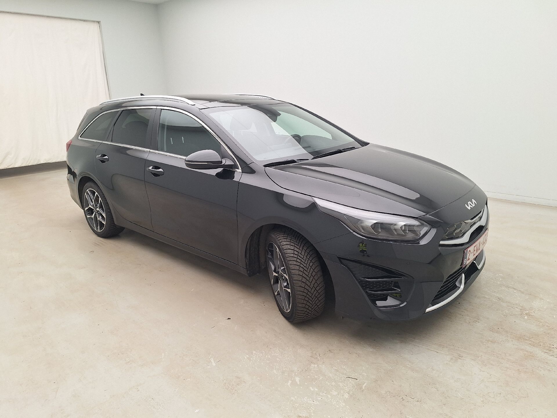 Kia Ceed SW 1.6 GDI Business - Hybrid - Automatic - 105 hp - 74.284 km