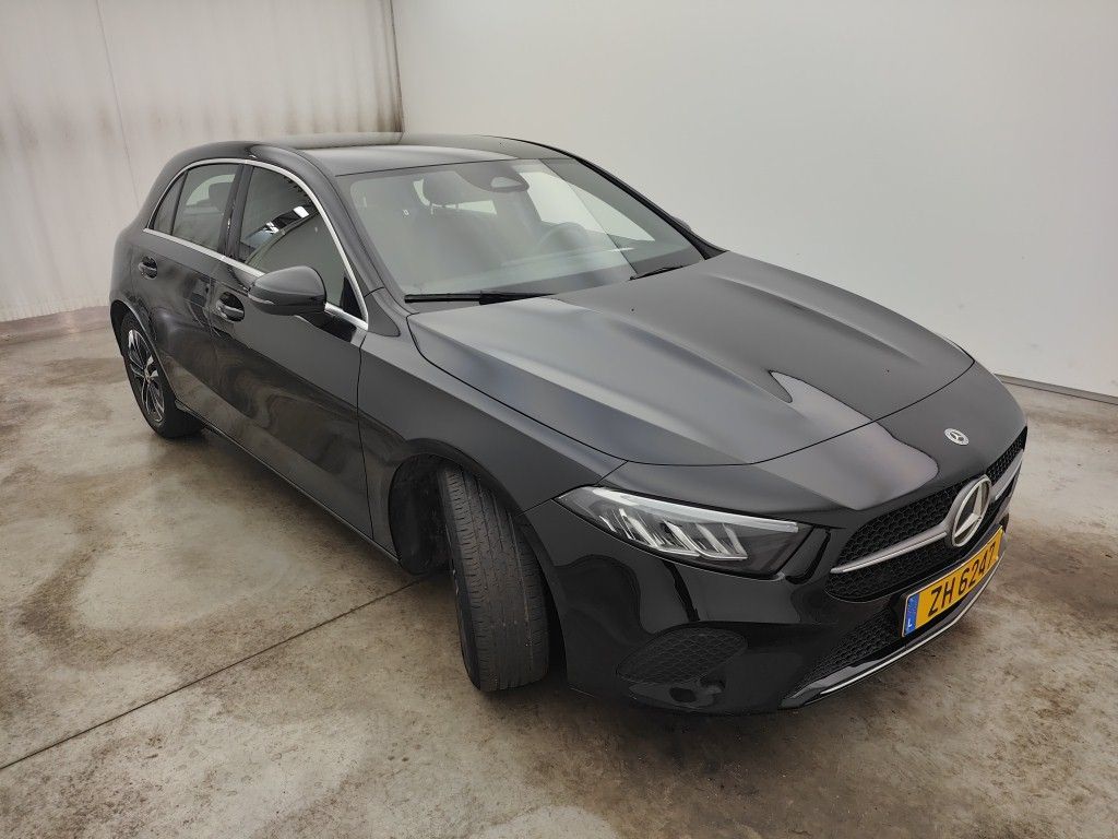 Mercedes-Benz A 180 Luxury Line - Petrol - Automatic - 136 hp - 54.482 km