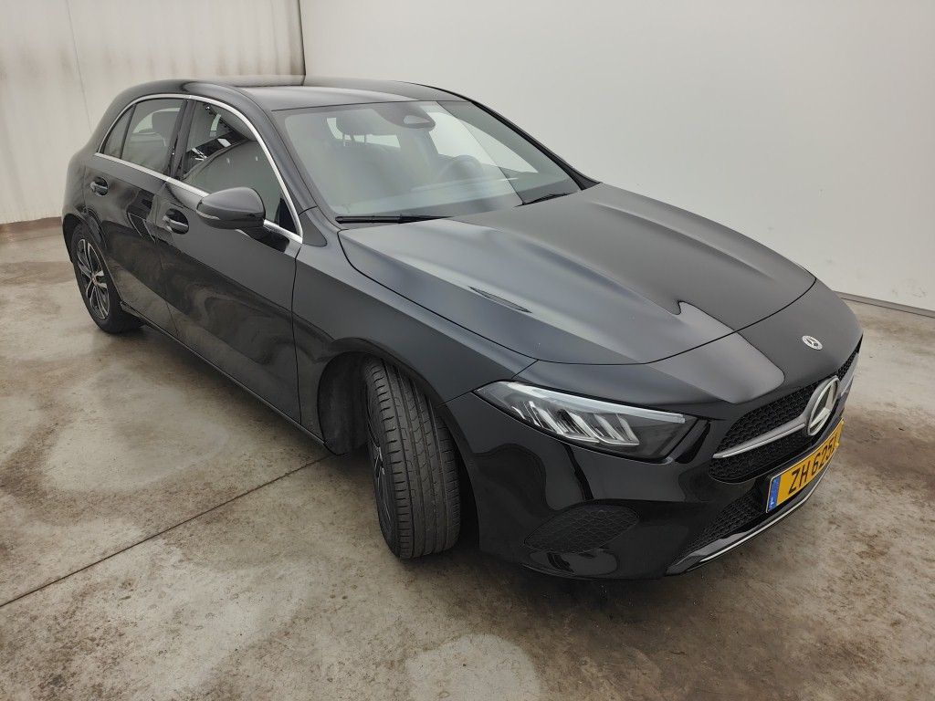 Mercedes-Benz A 180 Luxury Line - Petrol - Automatic - 136 hp - 61.871 km