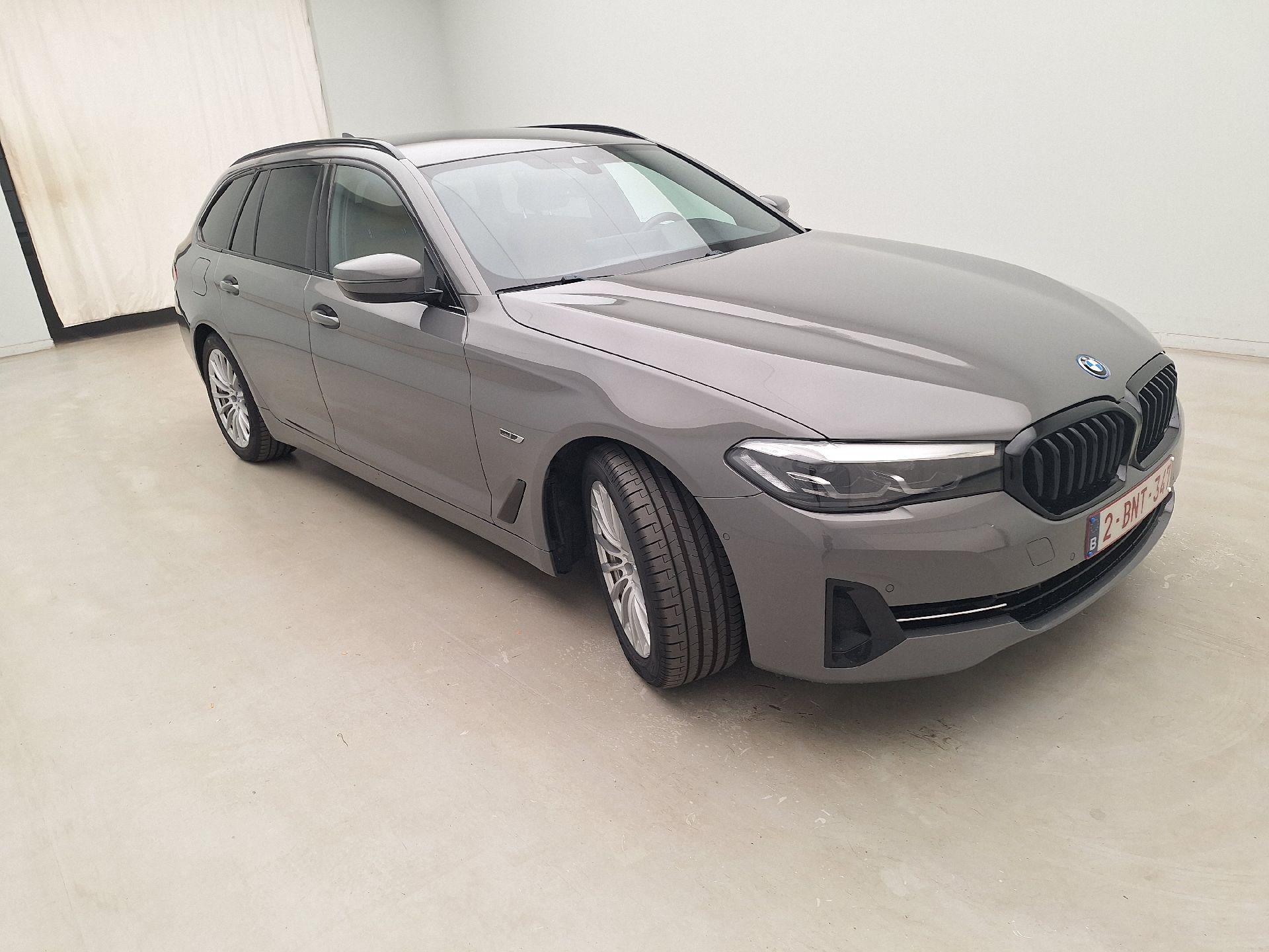 BMW 5 Series Touring 520 - Hybrid - Automatic - 163 hp - 125.937 km