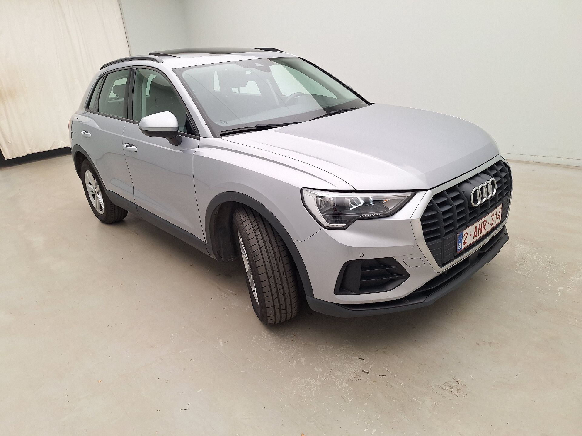 Audi Q3 35 TFSI Attraction - Petrol - Automatic - 150 hp - 177.159 km