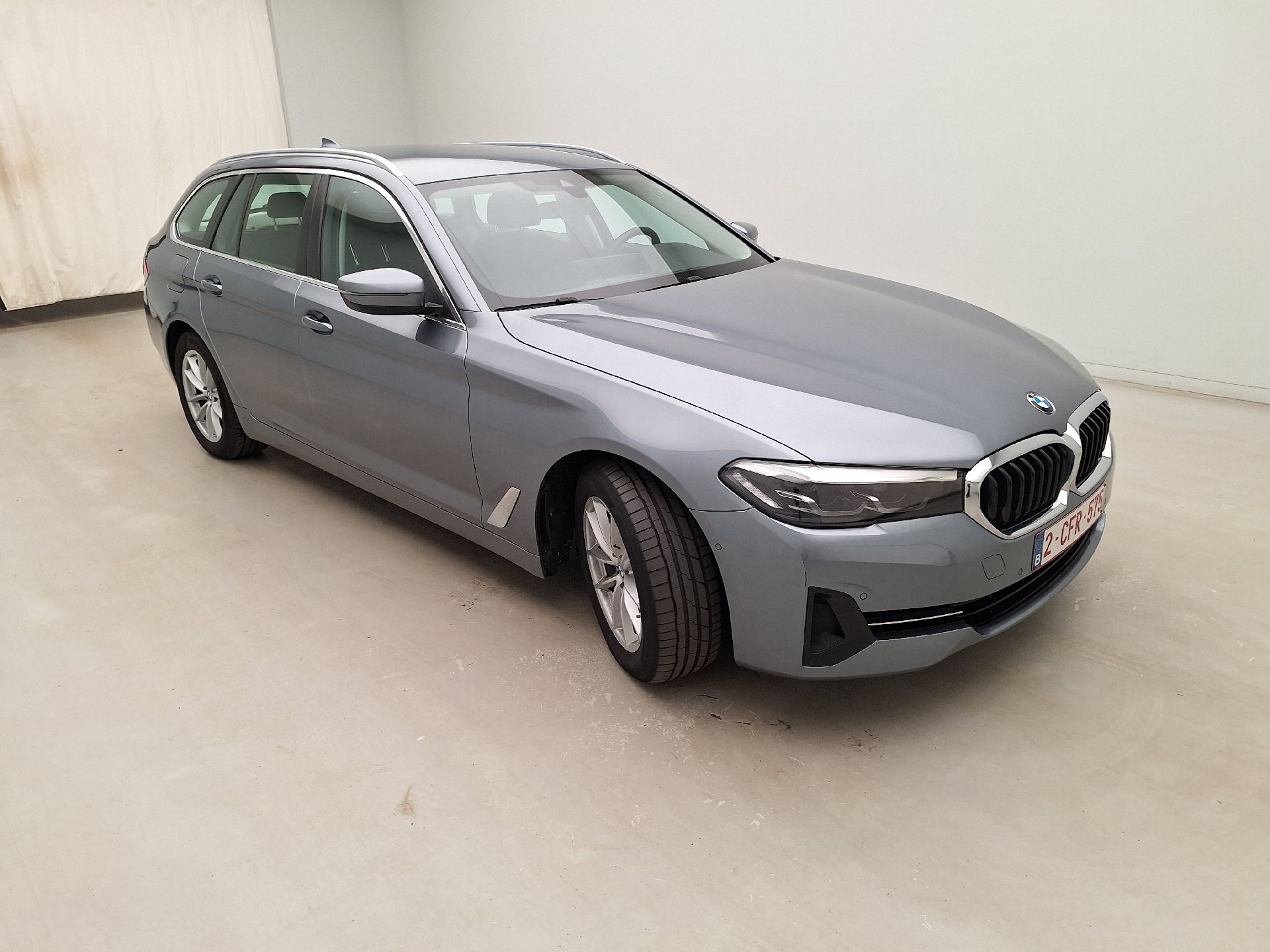 BMW 5 Series Touring 518d Lounge - Diesel - Automatic - 150 hp - 81.877 km