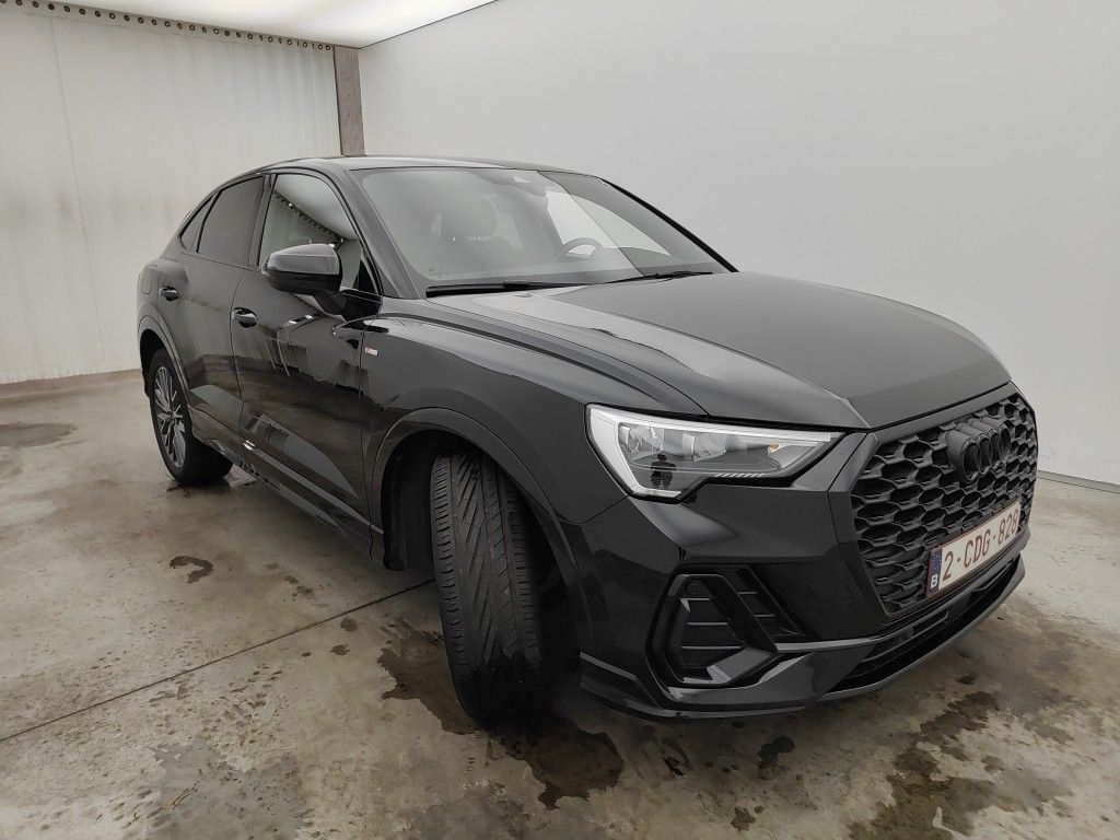Audi Q3 Sportback 45 TFSIe S Line - Hybrid - Automatic - 150 hp - 97.422 km