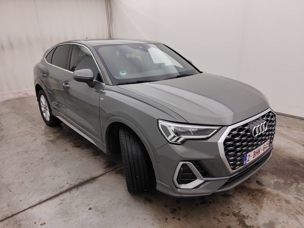 Audi Q3 Sportback 45 TFSIe S Line - Hybrid - Automatic - 150 hp - 105.595 km