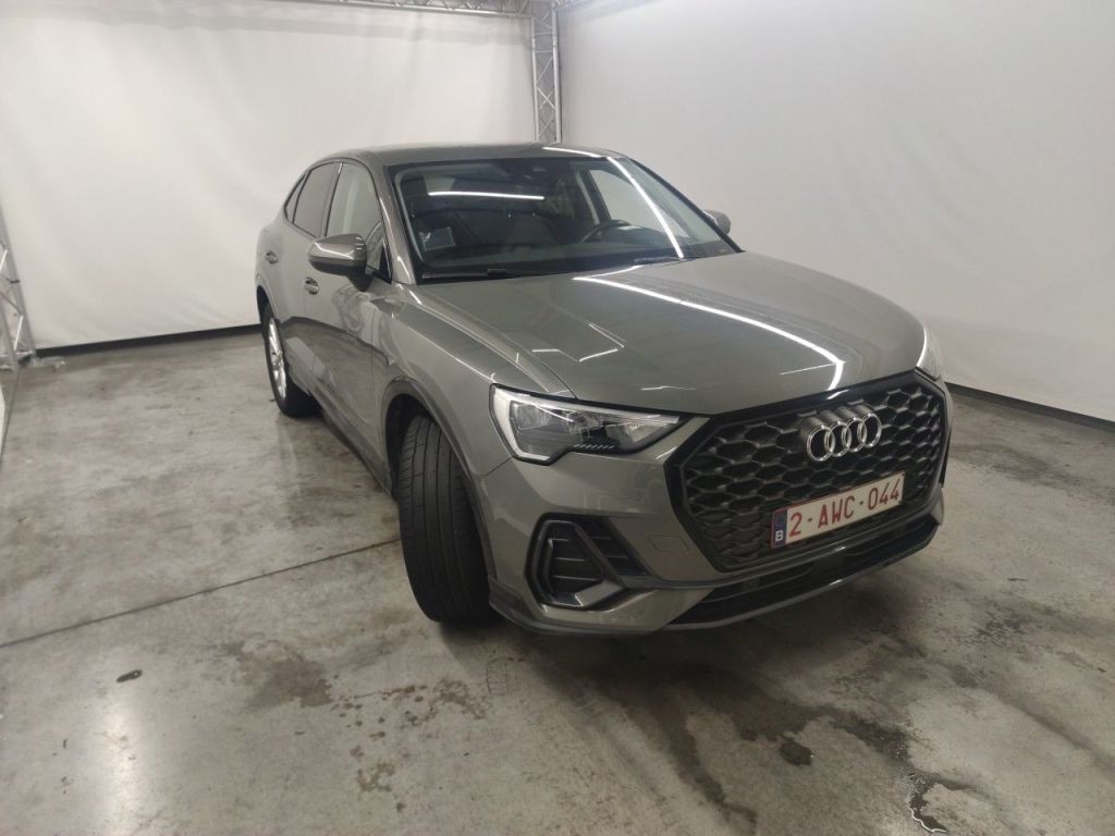 Audi Q3 Sportback 45 TFSIe Attraction - Hybrid - Automatic - 150 hp - 60.053 km