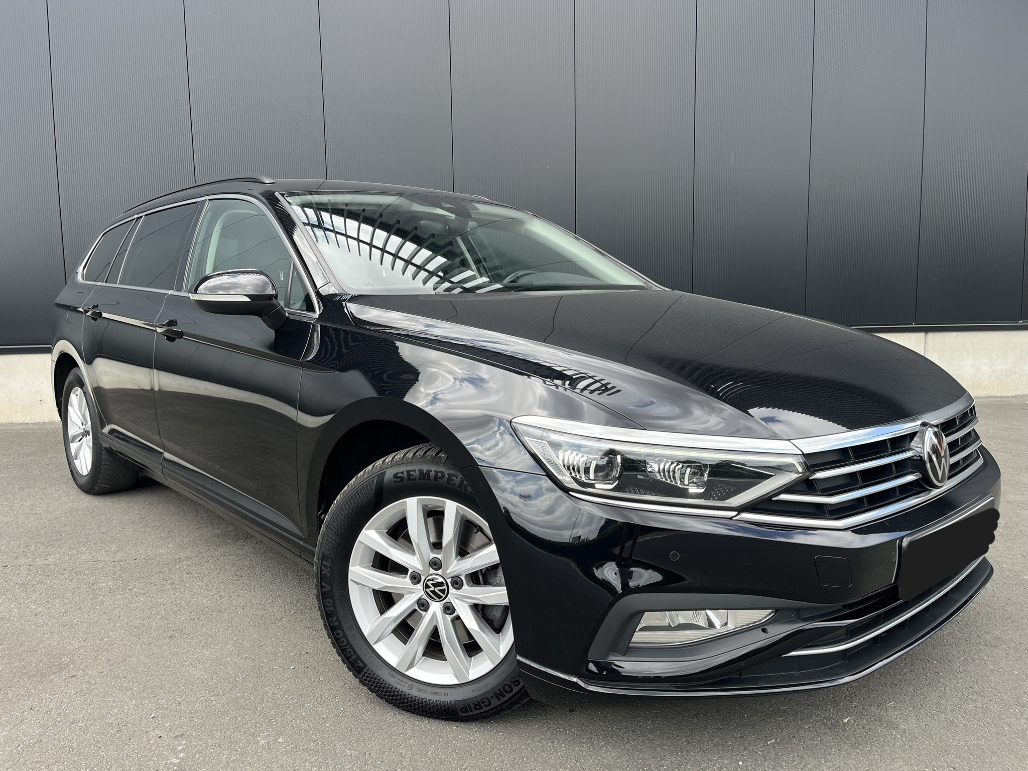 Volkswagen Passat Variant 2.0 TDI Style Business - Diesel - Automatic - 122 hp - 118.867 km