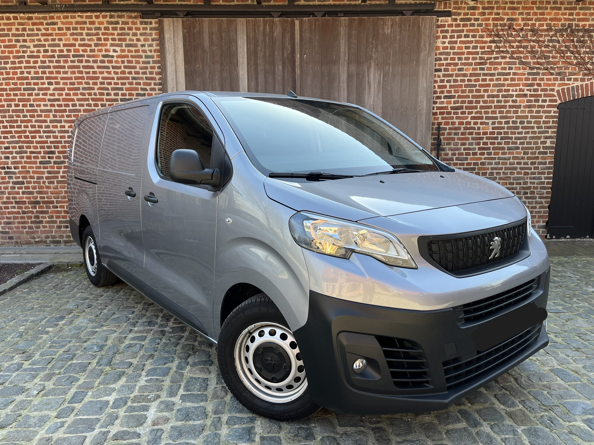 Peugeot Expert L3H1 2.0 HDI Comfort - Diesel - Manual - 145 hp - 122.928 km