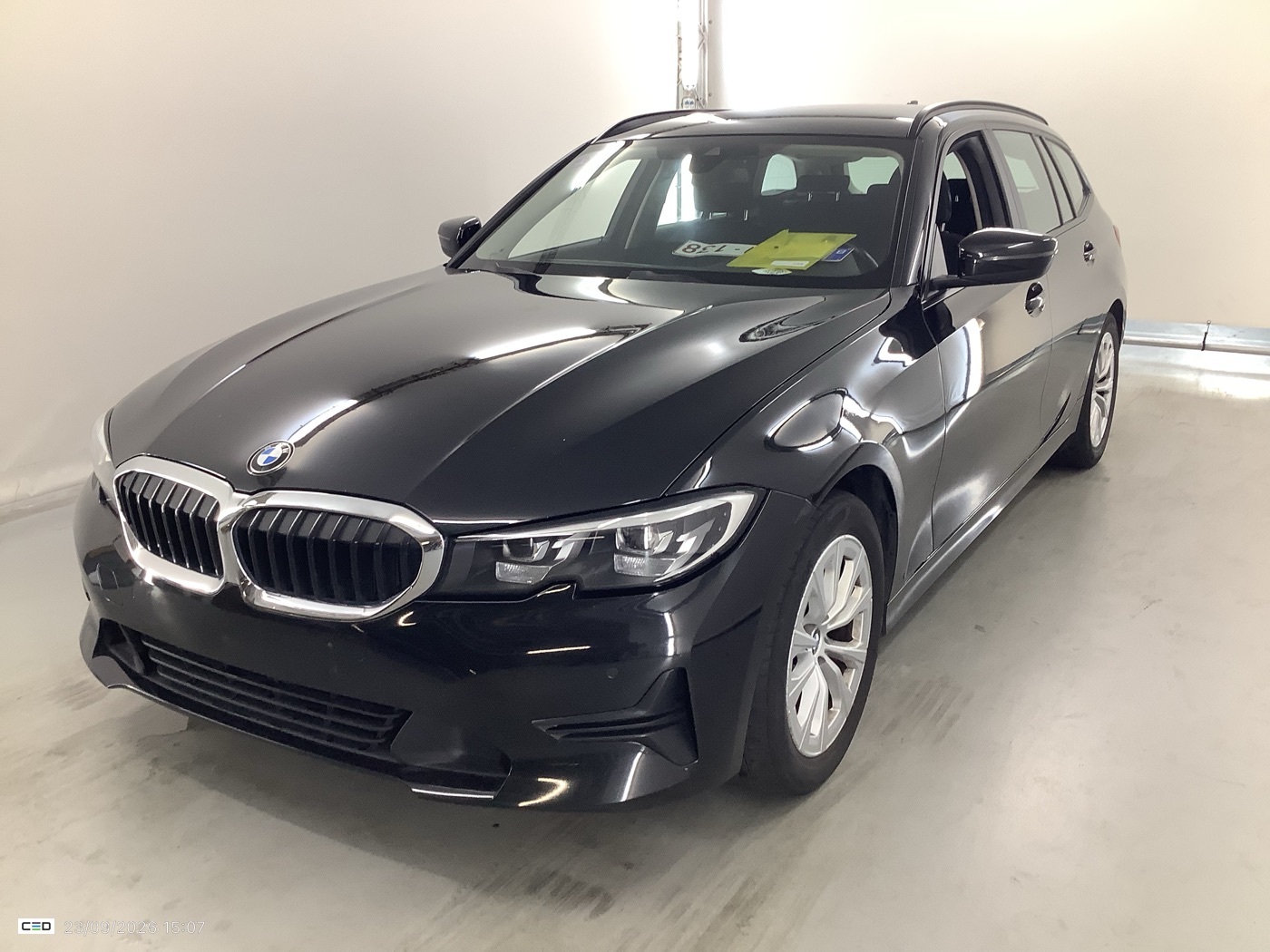 BMW 3 Series Touring 318i - Petrol - Automatic - 156 hp - 156.820 km