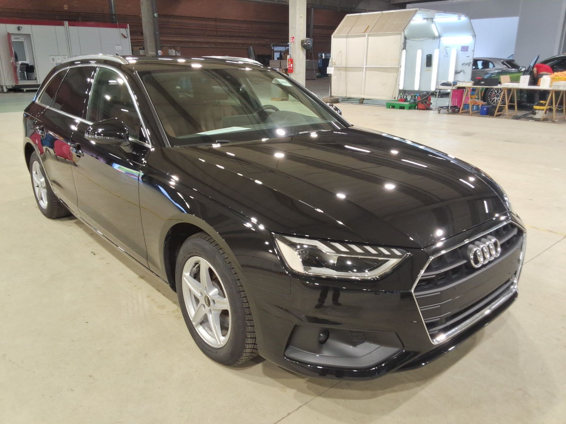 Audi A4 Avant 30 TDI Attraction - Diesel - Automatic - 136 hp - 34.084 km