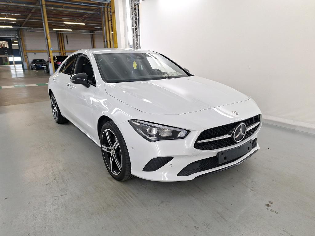 Mercedes-Benz CLA 250e Luxury - Hybrid - Automatic - 160 hp - 119.071 km