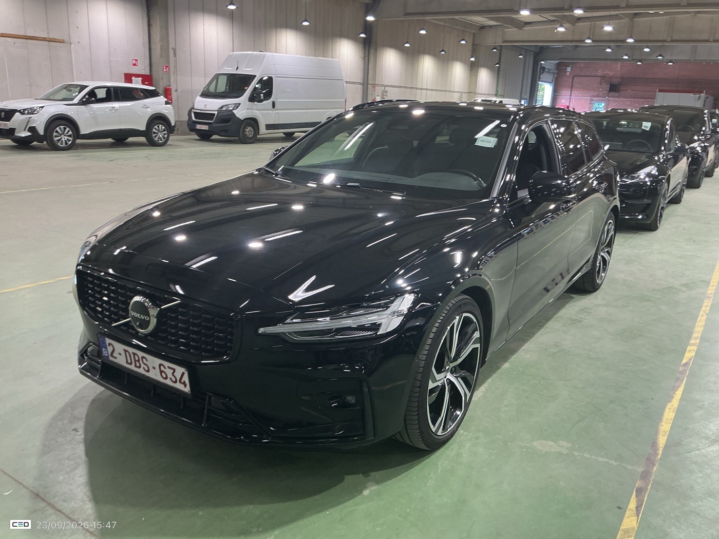 Volvo V60 2.0 B4 Plus Dark - Diesel - Automatic - 197 hp - 163.645 km