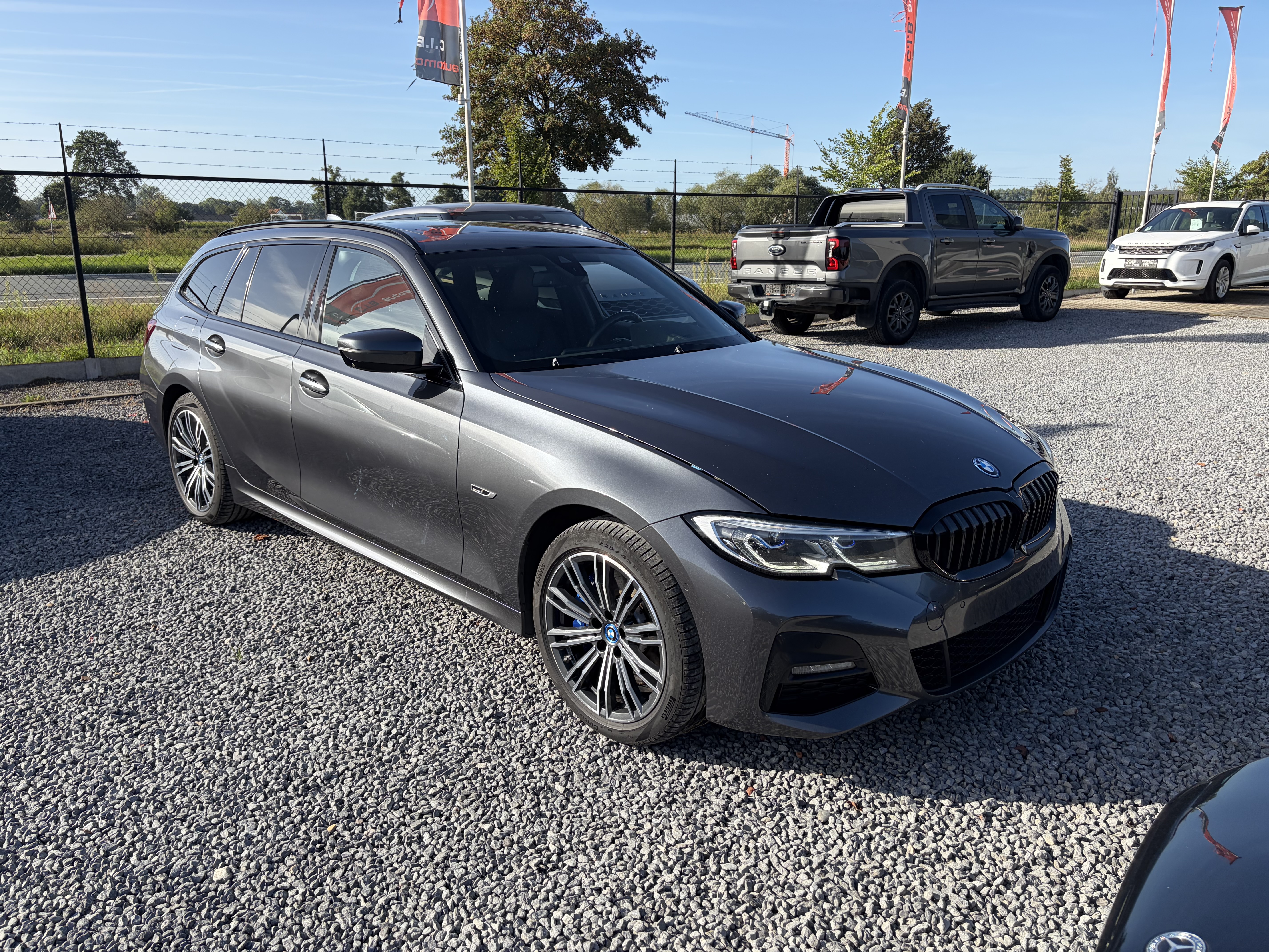 BMW 3 Series Touring 330e M Sport - xDrive - Hybrid - Automatic - 184 hp - 197.528 km