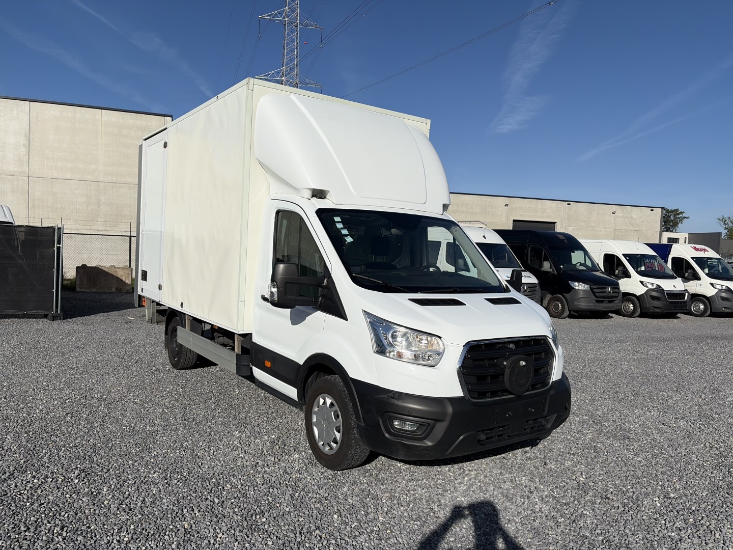 Ford Transit box 2.0d - Diesel - Manual - 130 hp - 197.023 km