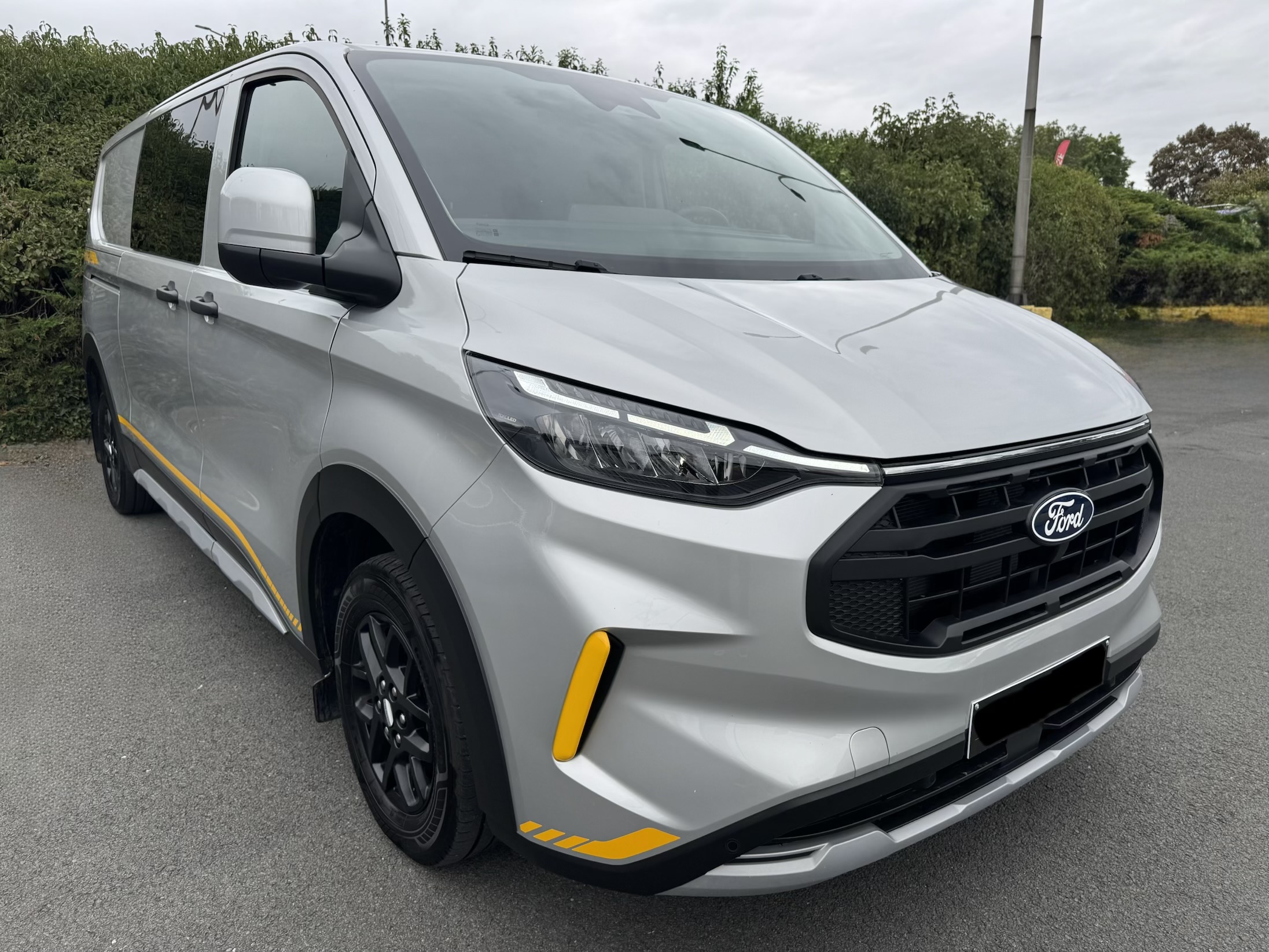 Ford Transit Custom L2H1 2.0 TDCI Trail - AWD - Diesel - Automatic - 170 hp - 35.607 km