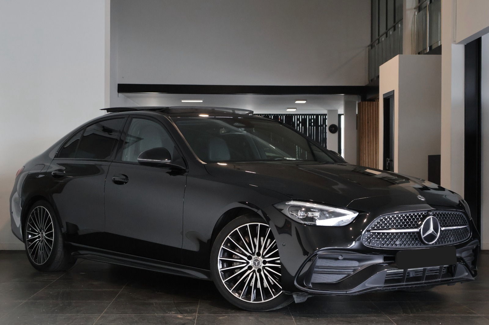 Mercedes-Benz C 180 AMG Line - Petrol - Automatic - 170 hp - 94.880 km