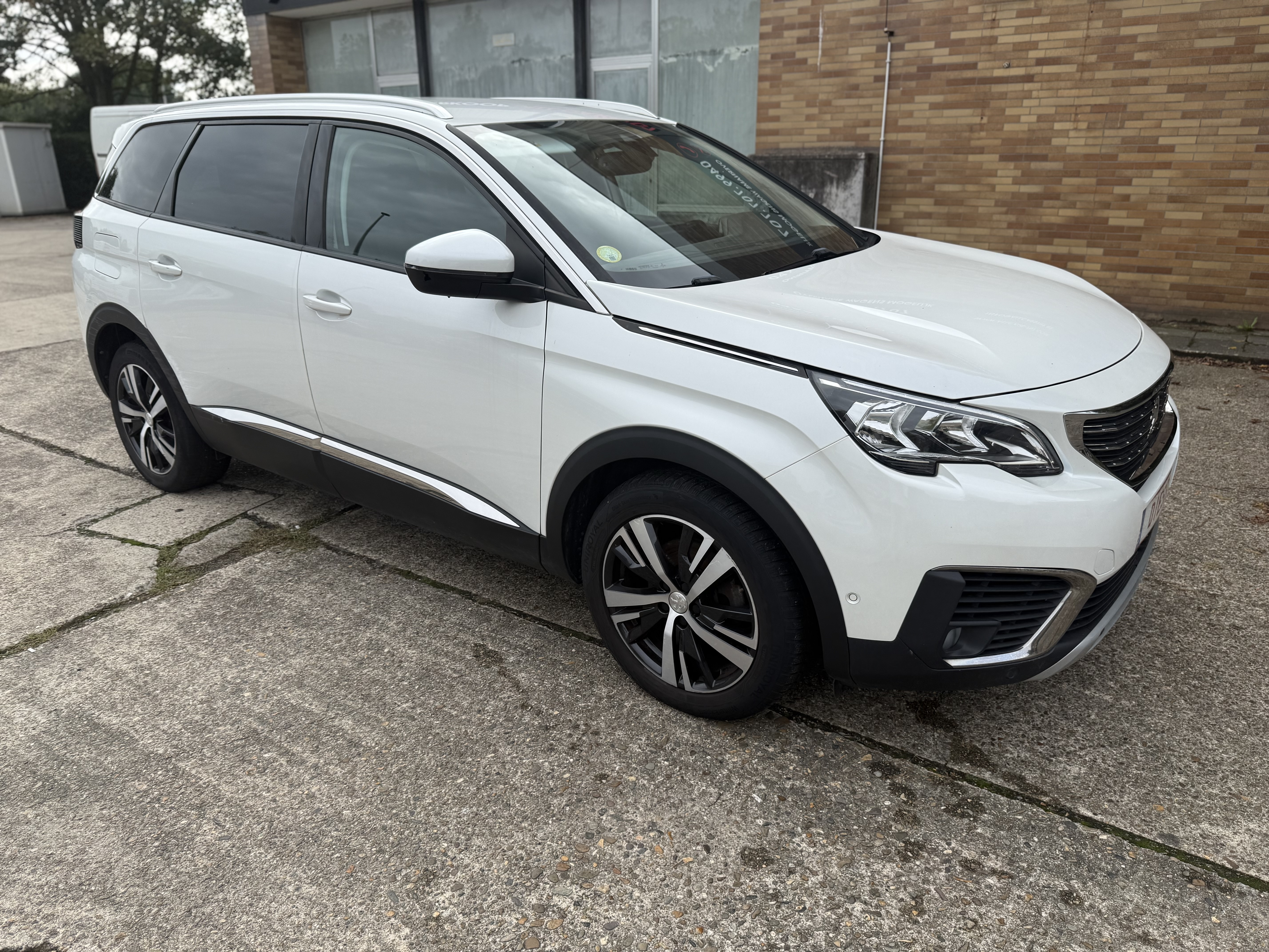 Peugeot 5008 1.5 HDI Allure - Diesel - Manual - 130 hp - 181.498 km