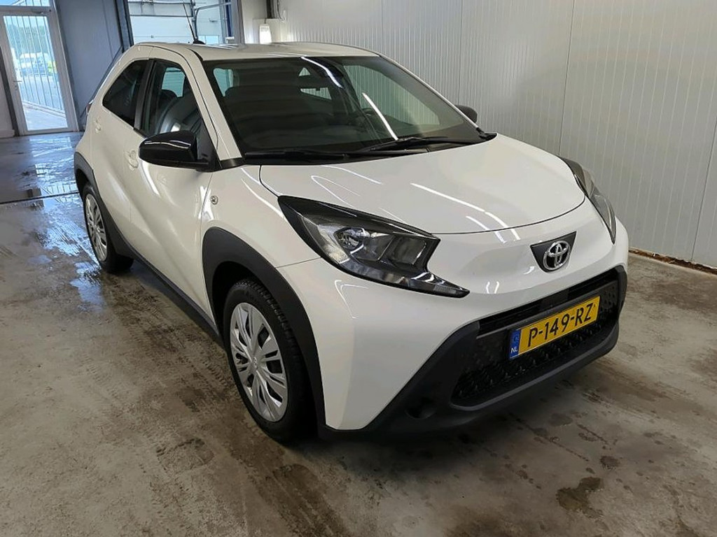 Toyota Aygo X 1.0 VVT-i Play - Petrol - Manual - 72 hp - 72.549 km