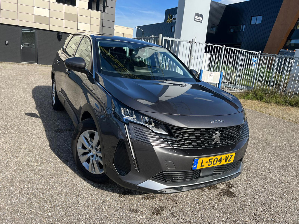 Peugeot 5008 1.2i Active - Petrol - Automatic - 131 hp - 70.565 km