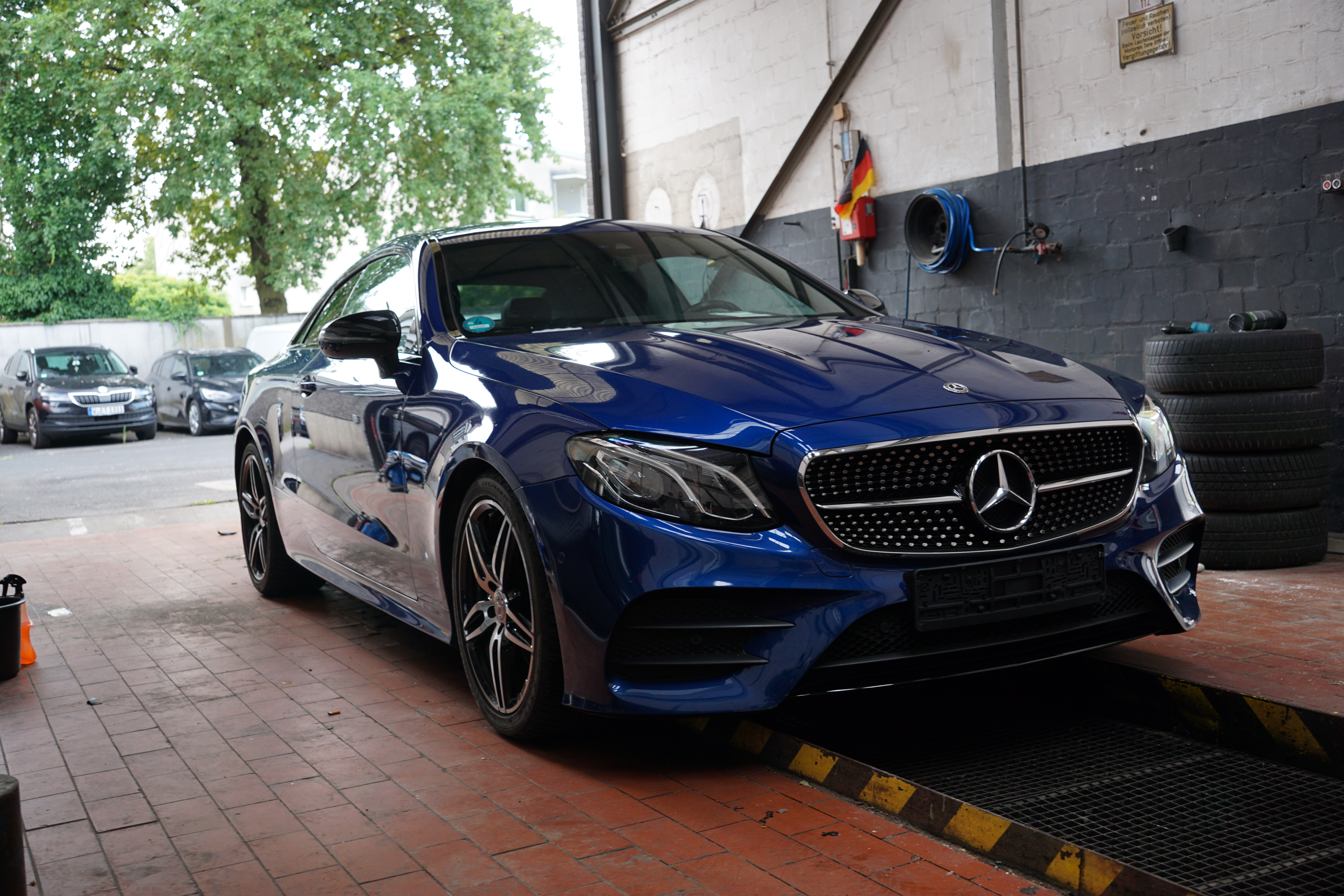 Mercedes-Benz E 220d AMG Line - Diesel - Automatic - 194 hp - 108.038 km