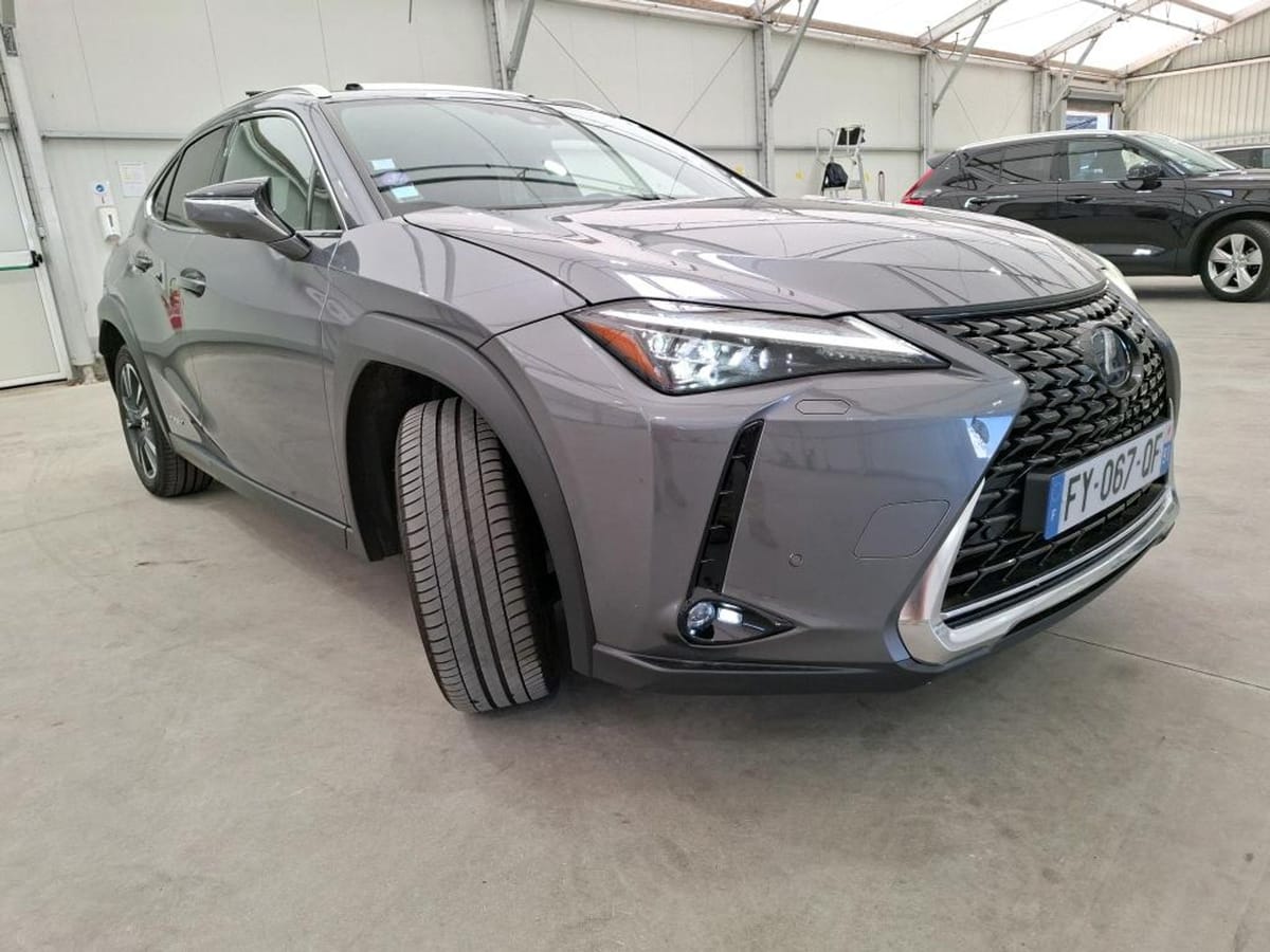 Lexus UX 250h Executive - Petrol - Automatic - 181 hp - 139.602 km