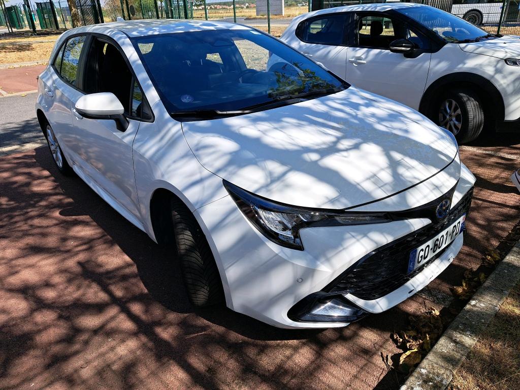 Toyota Corolla 1.8h Dynamic Business - Hybrid - Automatic - 140 hp - 41.846 km